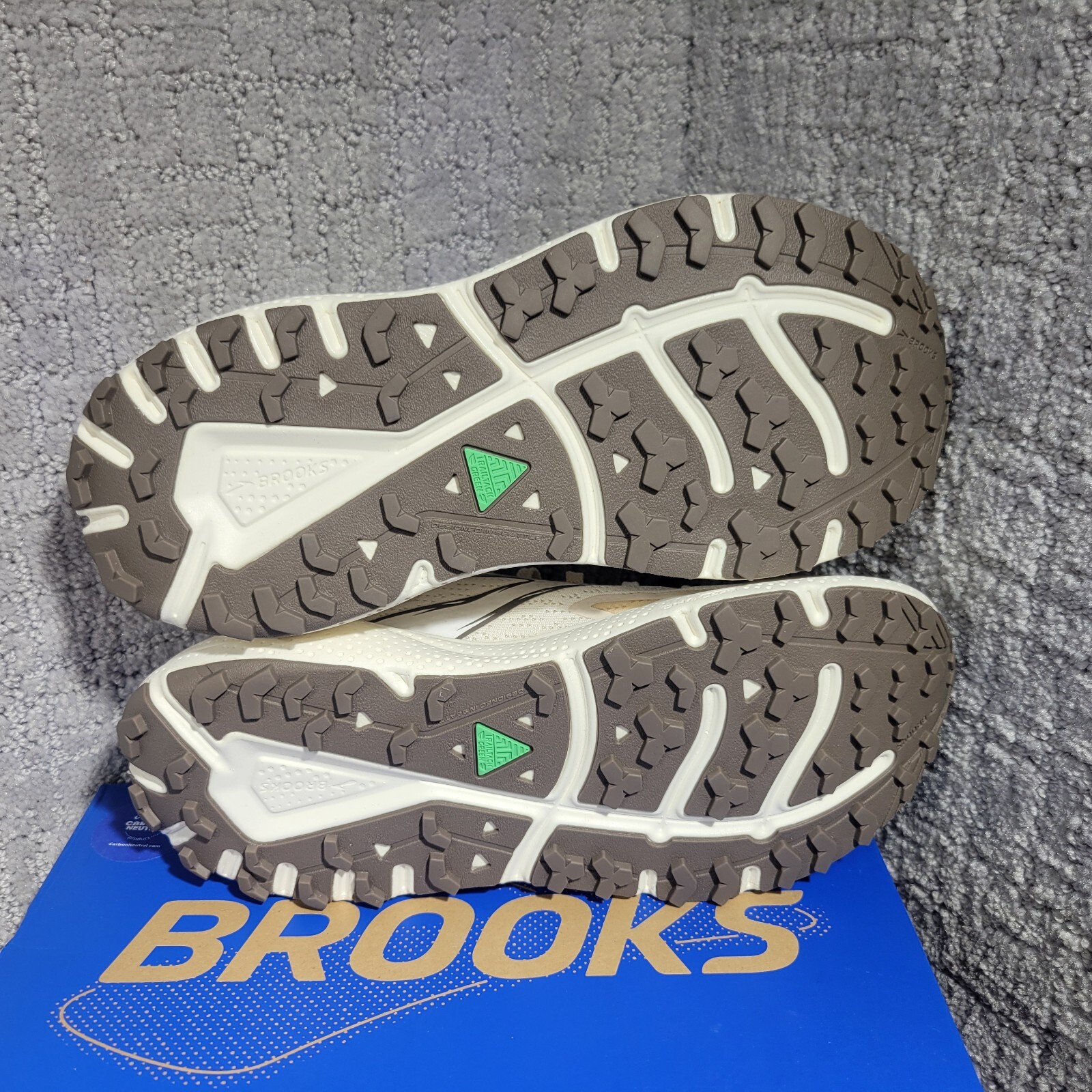 Brooks Divide 5 Womens Size US 6.5B Coconut Beige Air Mesh Trail Running Shoes