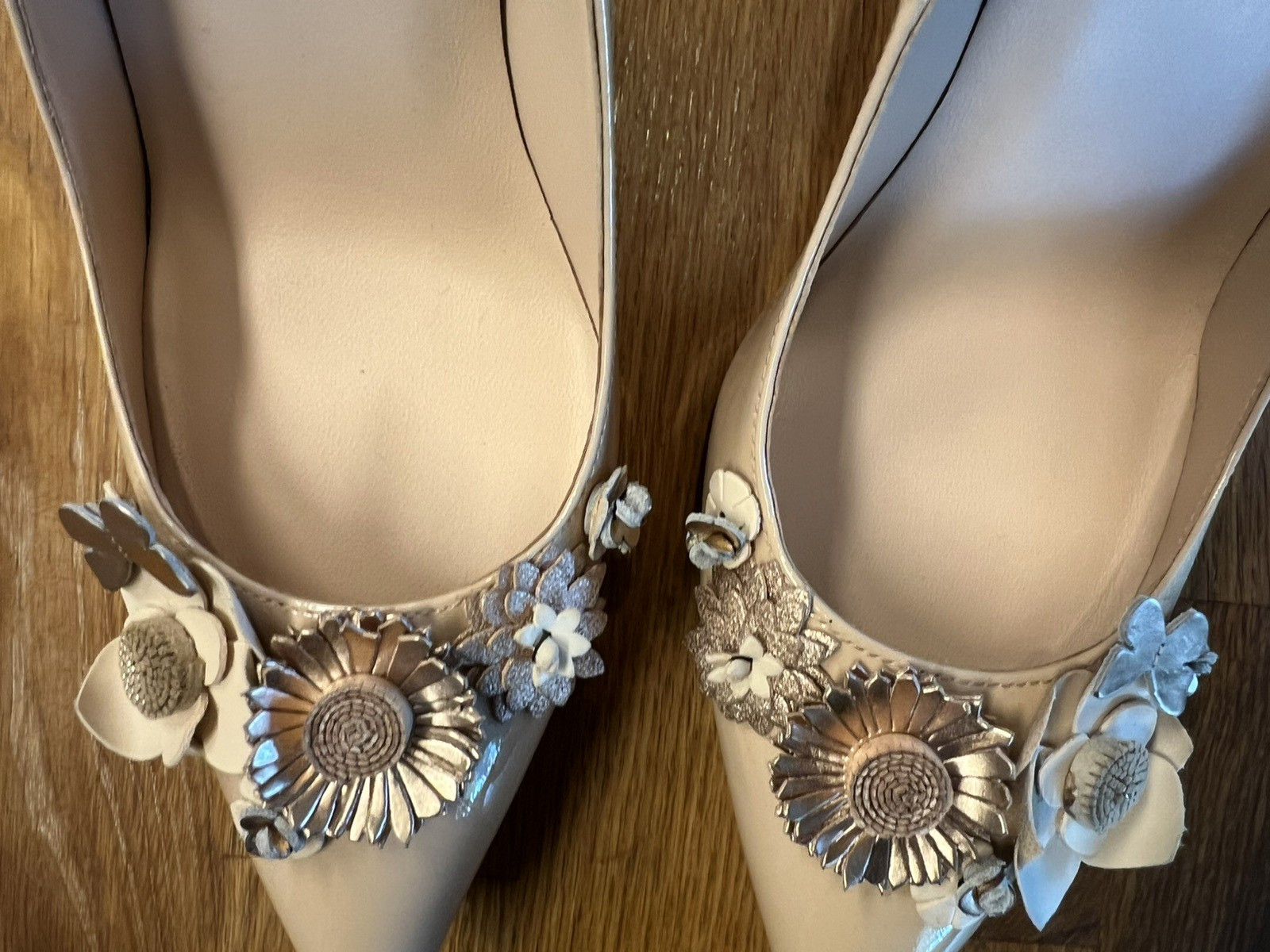 Kate Spade Evelyn Patent Leather Pale Pink/Nude Flower Heel Sz 9.5