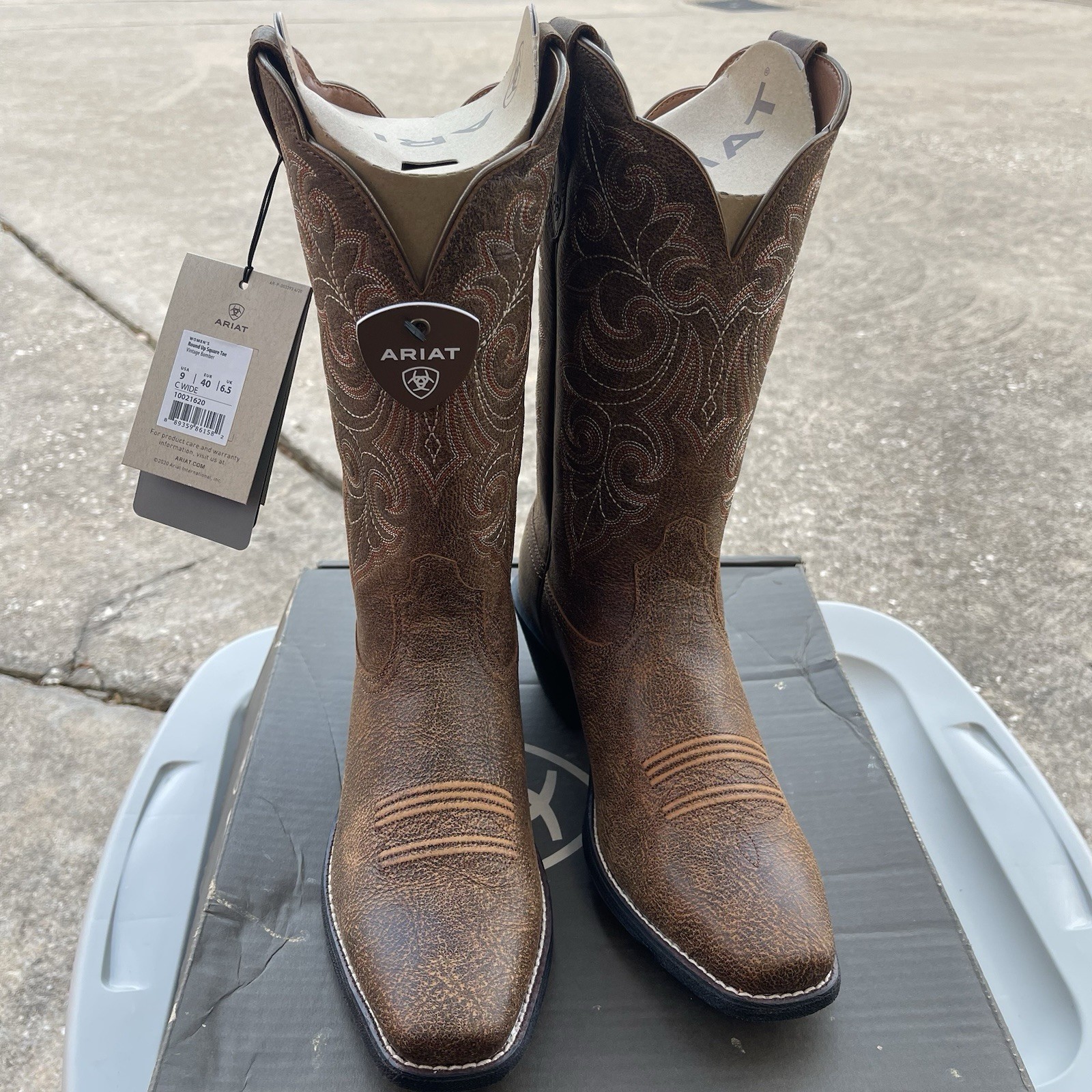 Ariat Women’s Round Up Square C Wide Vintage Bomber Full Grain Leather Size 9.0