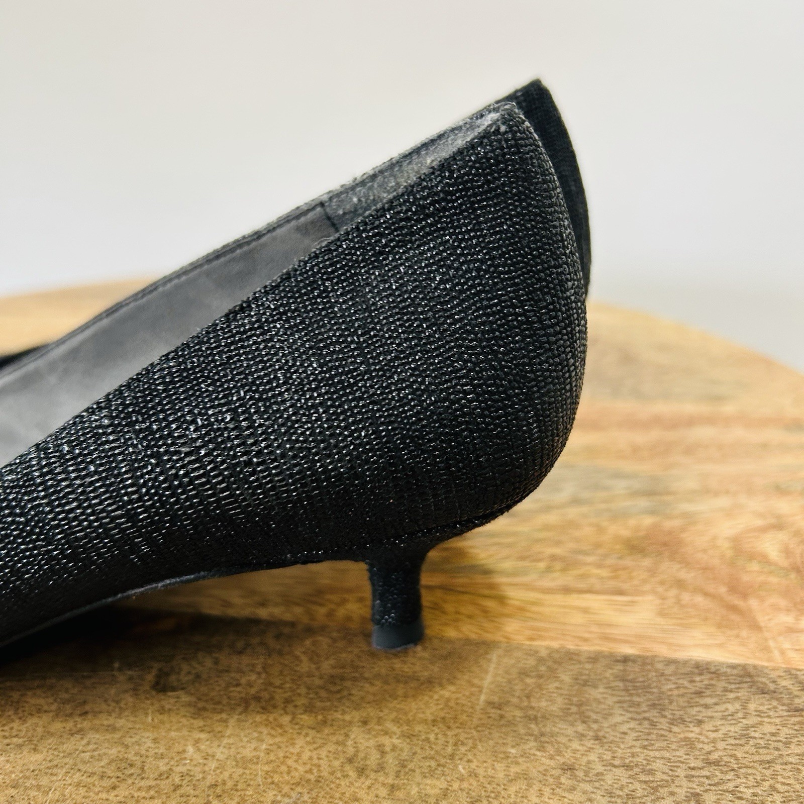 Vintage 1990s Black Stuart Weitzman Textured Poco Kitten Heels Size 8.5