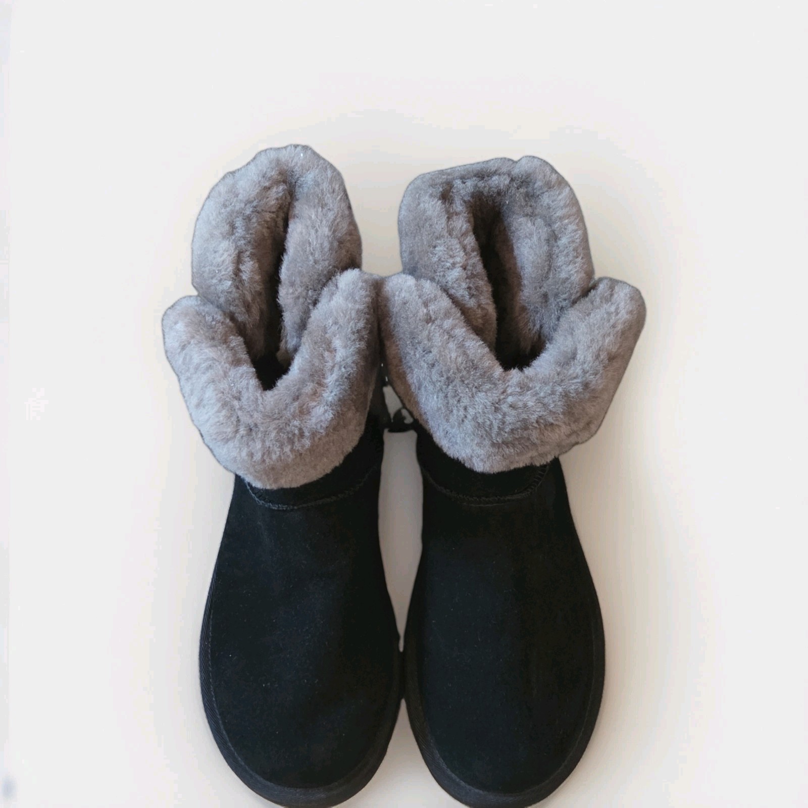 UGG Saniya Mini Suede Ankle Boot Black/Gray Lined Faux Fur Trim Round Toe 9M