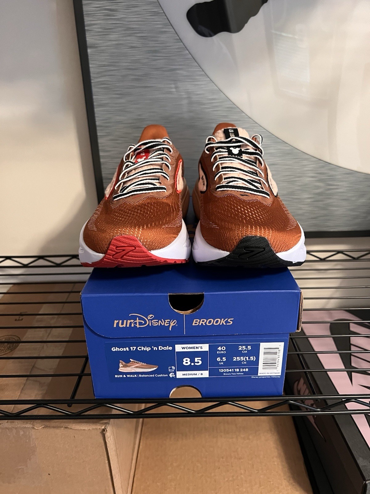 Brooks X Run Disney Ghost 17 Chip ‘N Dale New Limited Edition – Size 8.5W