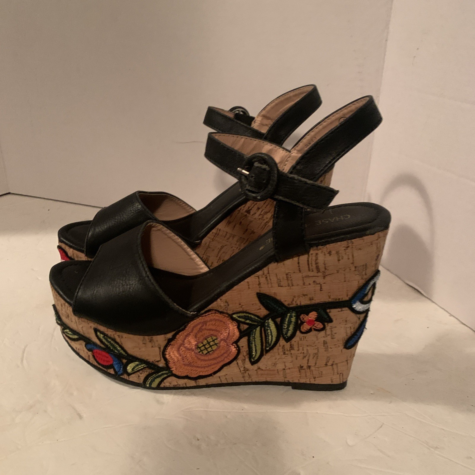 Ankle strap Cork Wedge Embroidered Platform Sandals 8.5 Boho Chase & Chloe 8.5