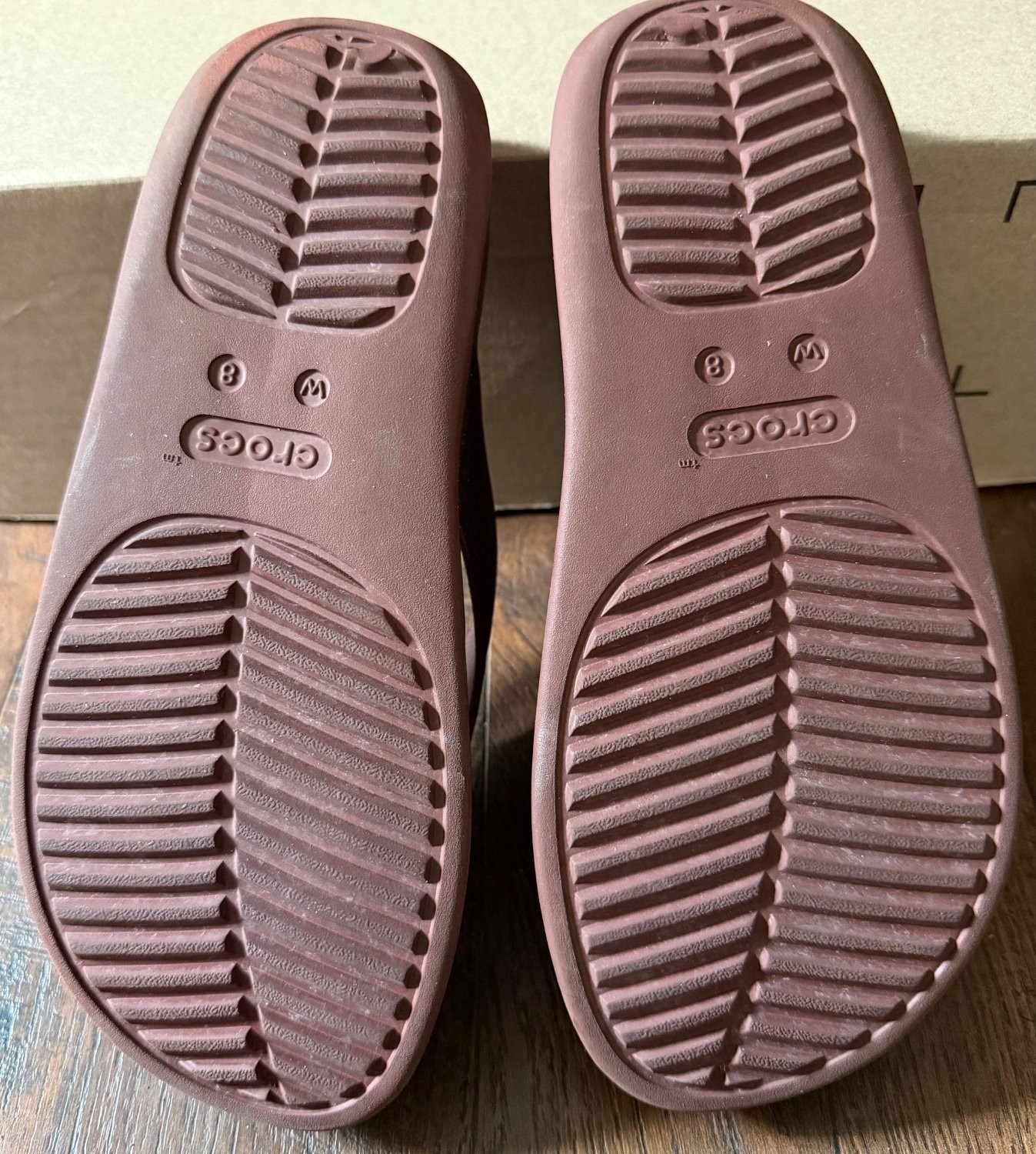 Crocs Brooklyn Flip Women’s Sandals Size 8 Burgundy Platform Wedge Sole