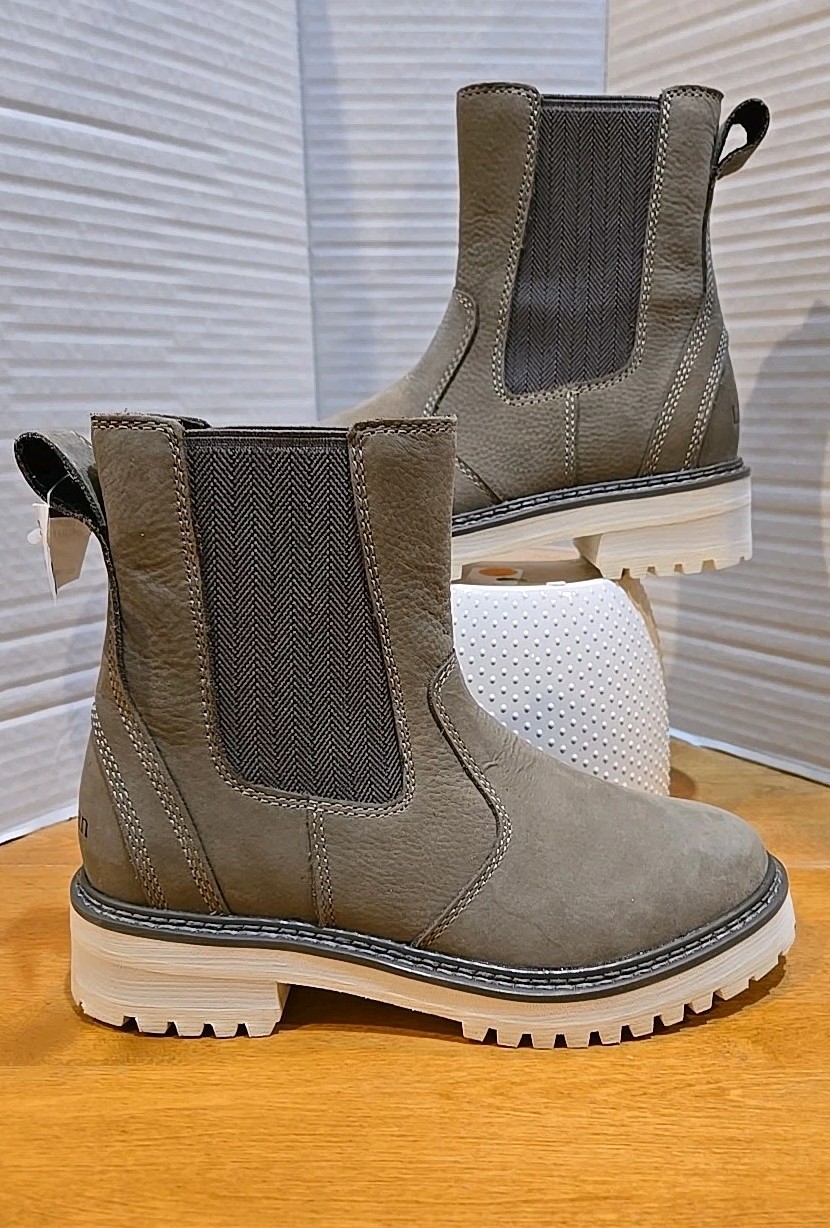 L.L.Bean Women’s Camden Hill Chelsea Boot 7M Maine Suede Slip-On NWT Preppy