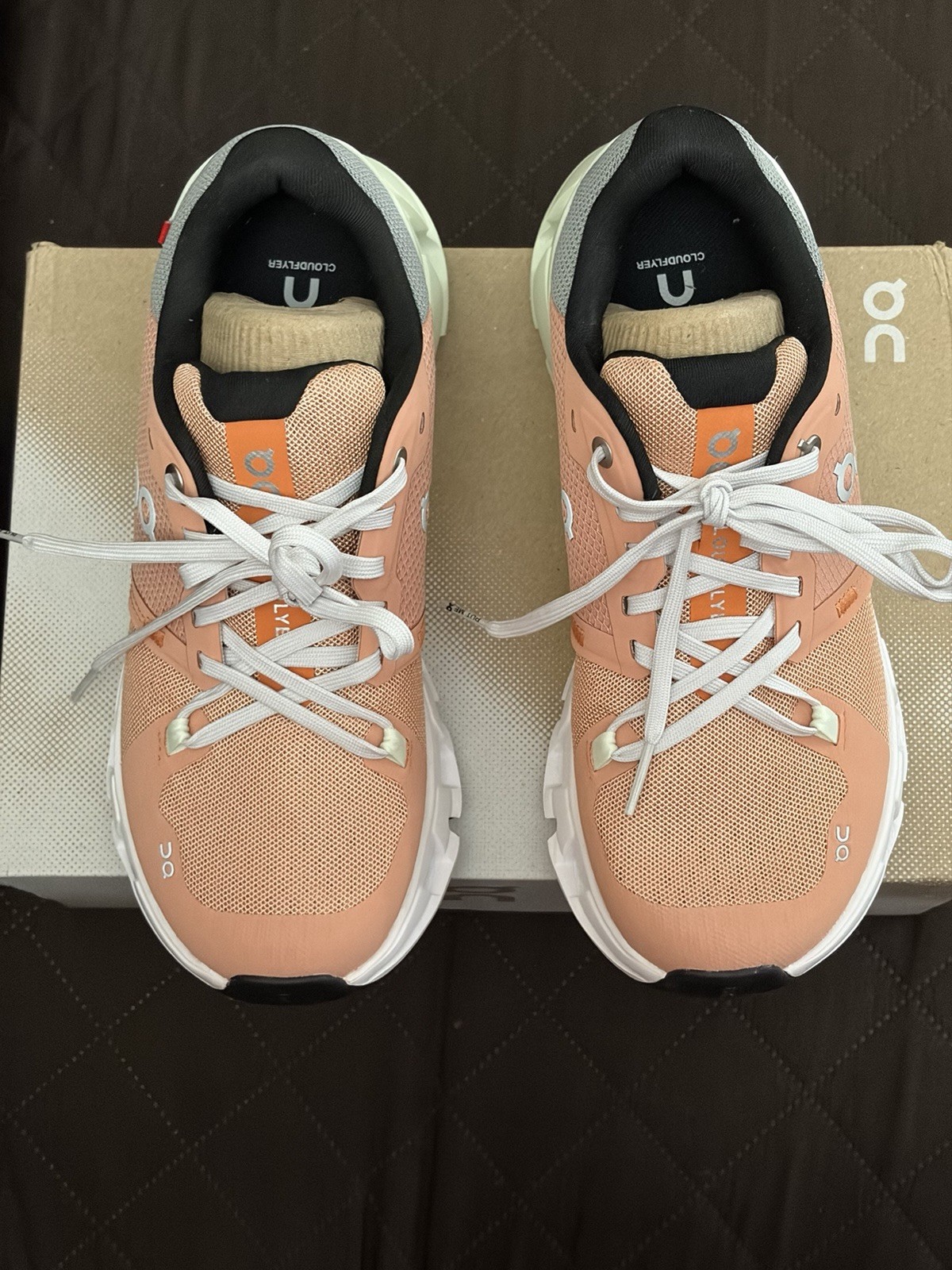 BRAND NEW On Cloudflyer 4 Women’s Size 7 Shoes (Peach/Aloe)