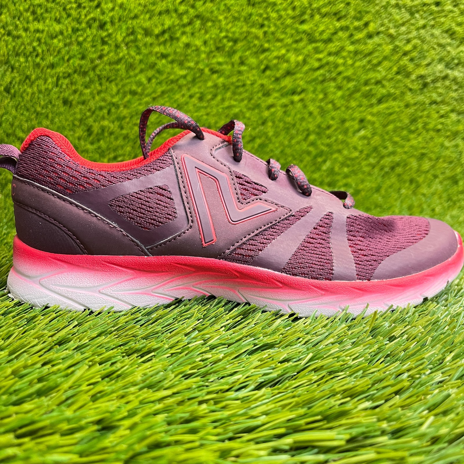 Vionic 335 Miles Womens Size 6 Purple Red Athletic Running Shoes Sneakers
