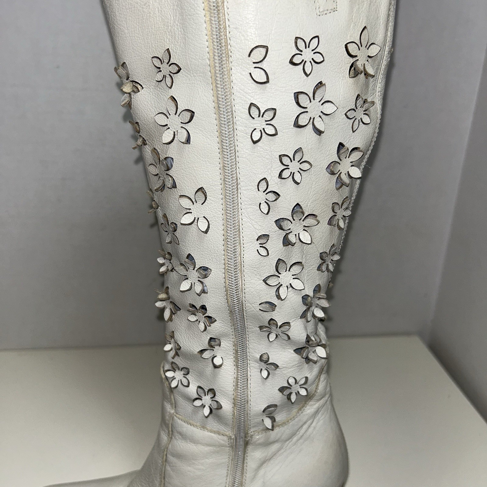 Madeleine Ivory Leather Eyelet Floral Stacked Platform Heel Zipper Boot 37 6.5