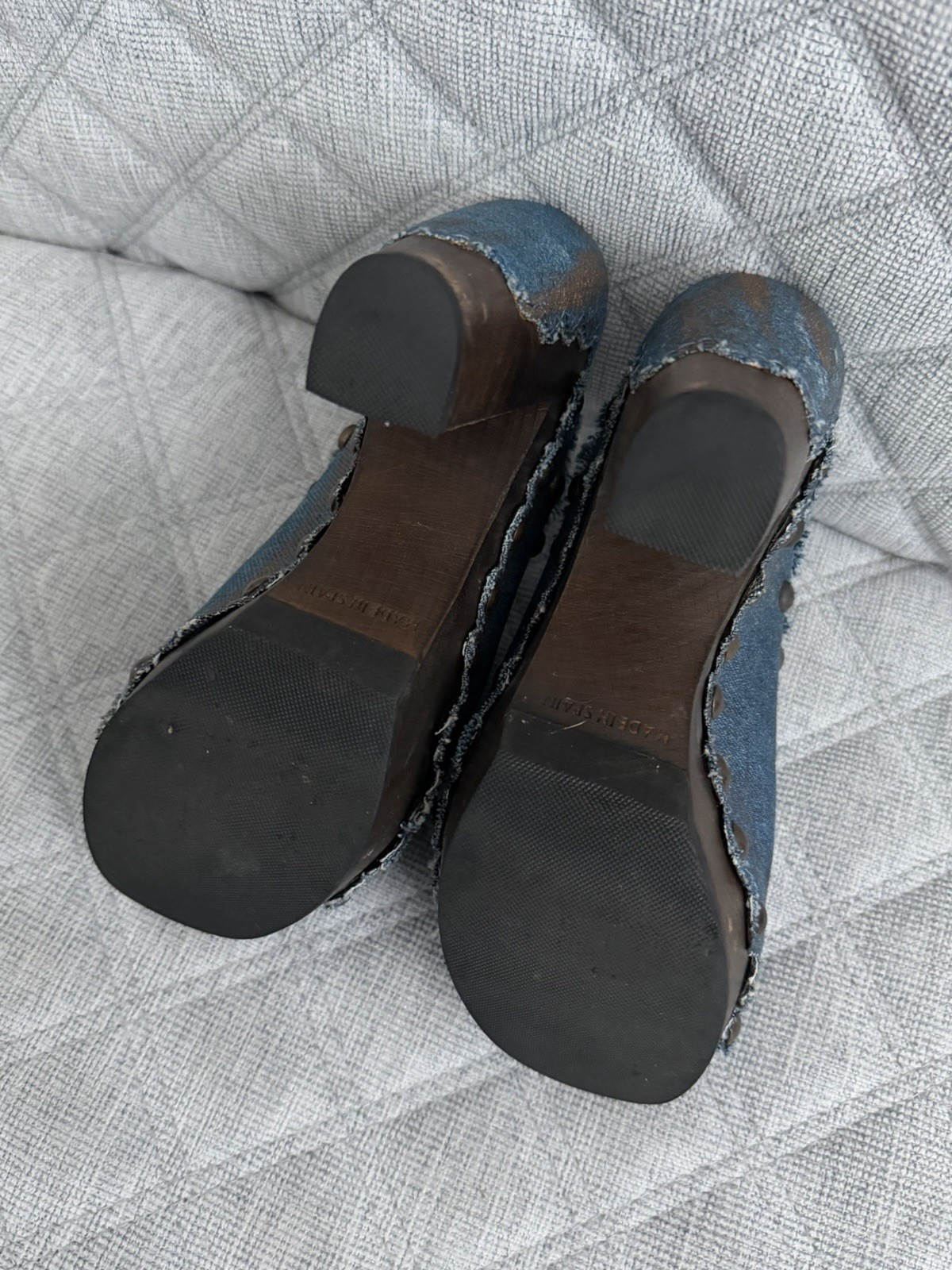 EUC Stuart Weitzman Pearl Studded Denim Blue Jean Slides OPEN TOE Wood Heels 6