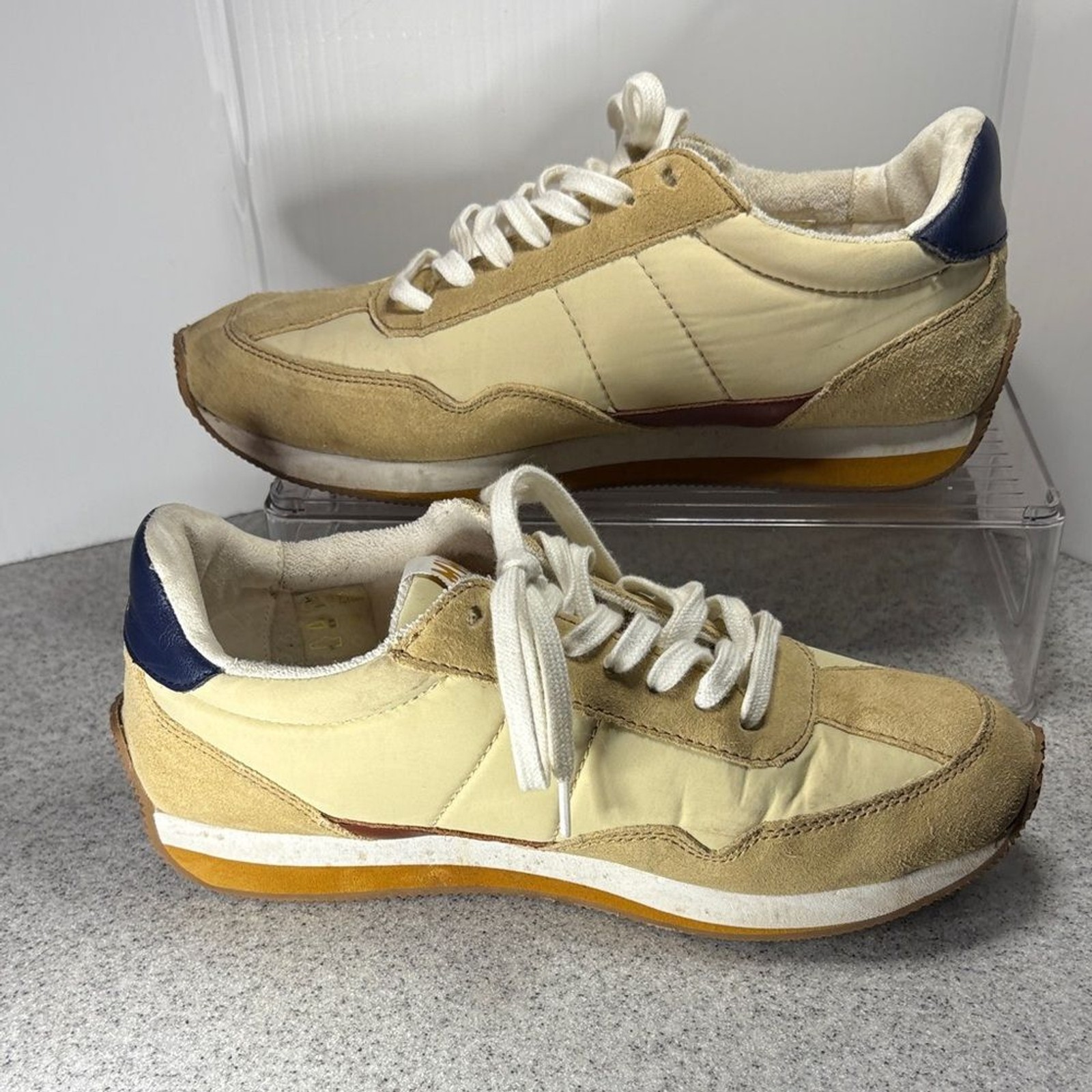Madewell Beige and Navy Athletic Shoes.‎ Fc5