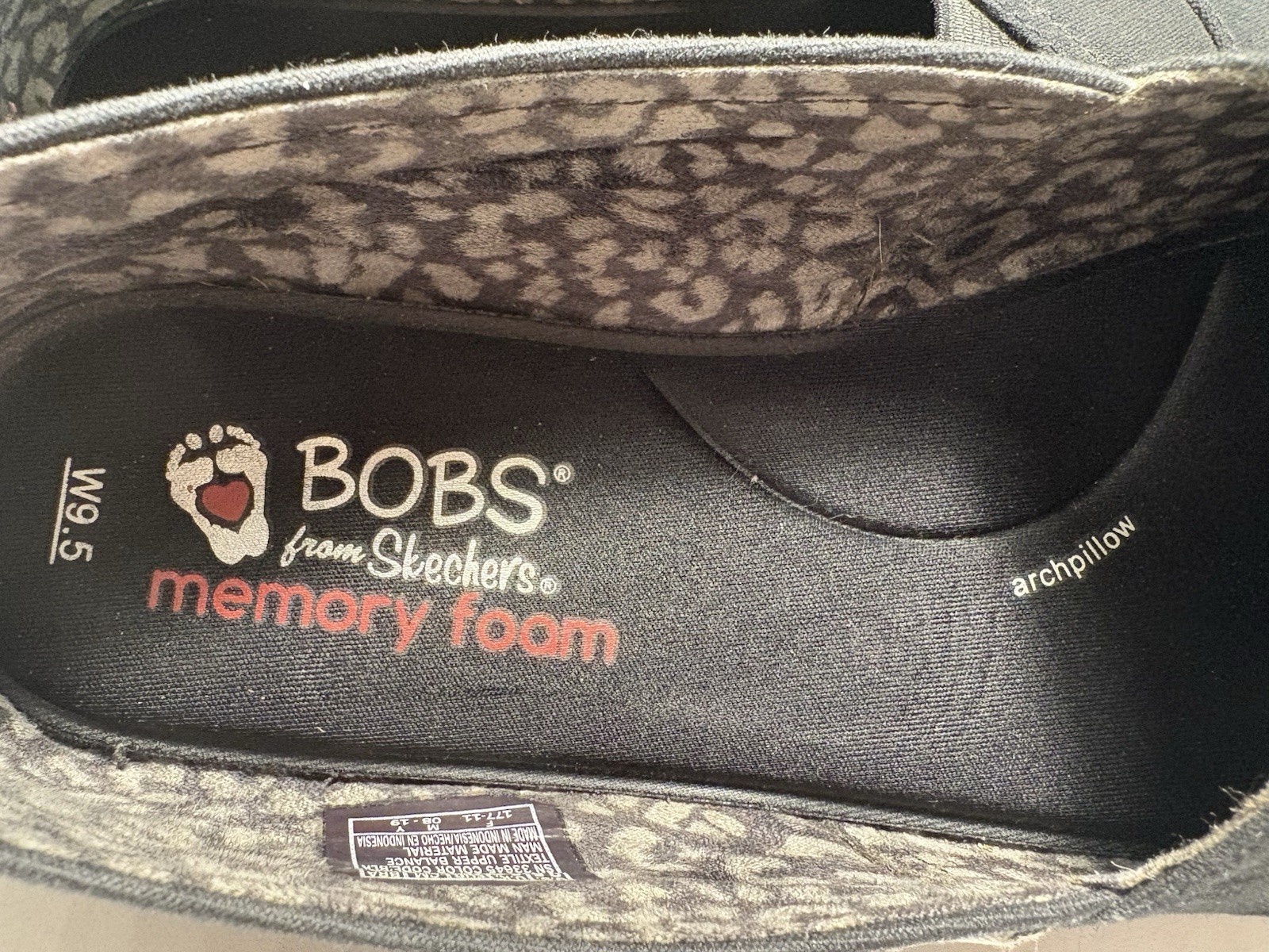 Bobs From Skechers Memory Foam Arch Pillow Women’s Size 9.5 Black