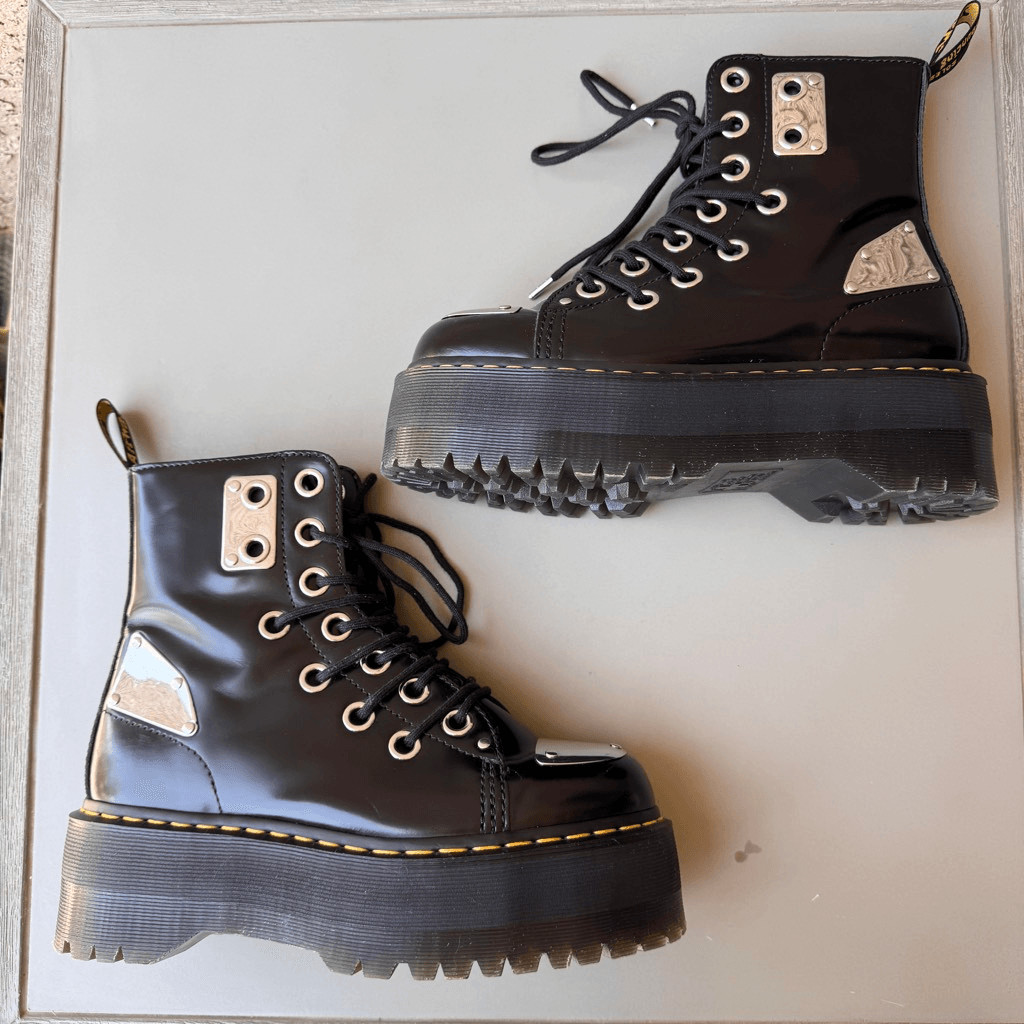 Dr. Martens Jadon Max Rebel Platform Boots Womens 10 Metal Plate Black Leather