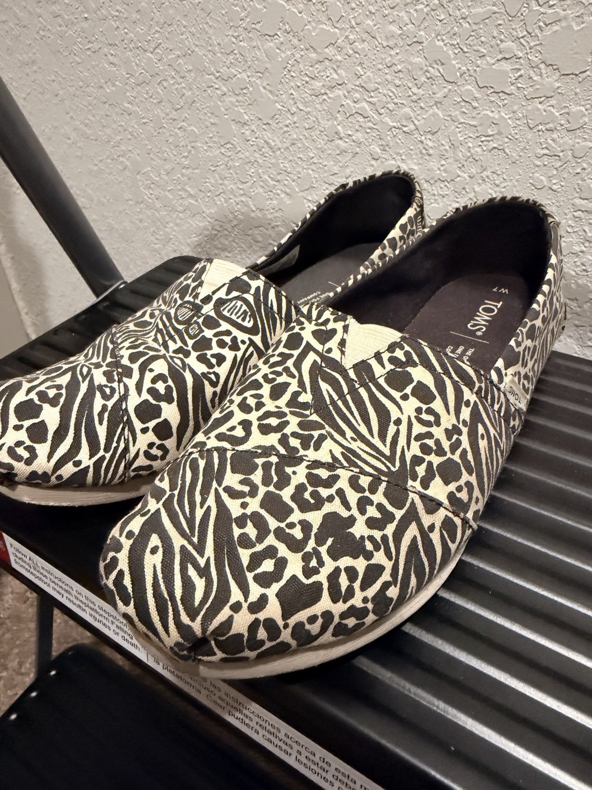 TOMS Black Beige Canvas Animal Print Slip-On Flat Shoes Women’s US 7