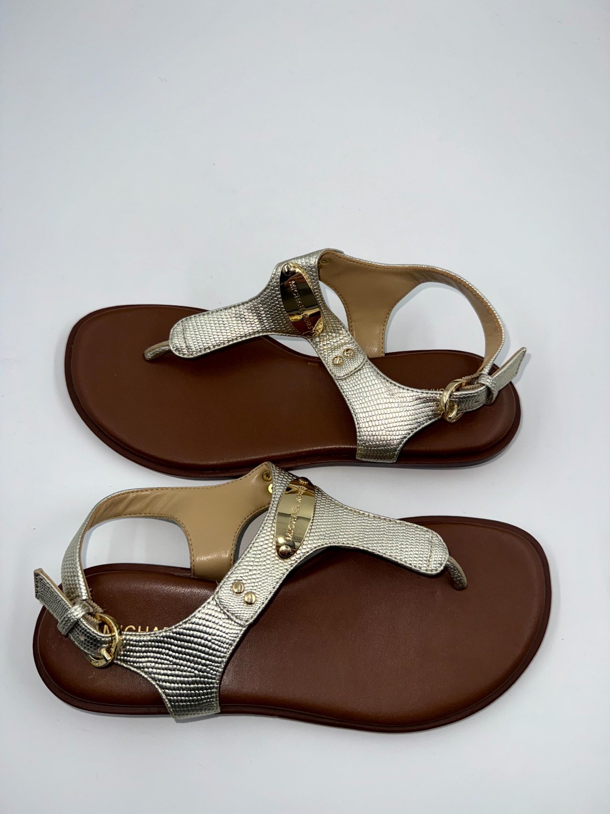 Michael Kors MK Plate Women’s Flip Flop 5M Silver Leather Casual Thong Sandals