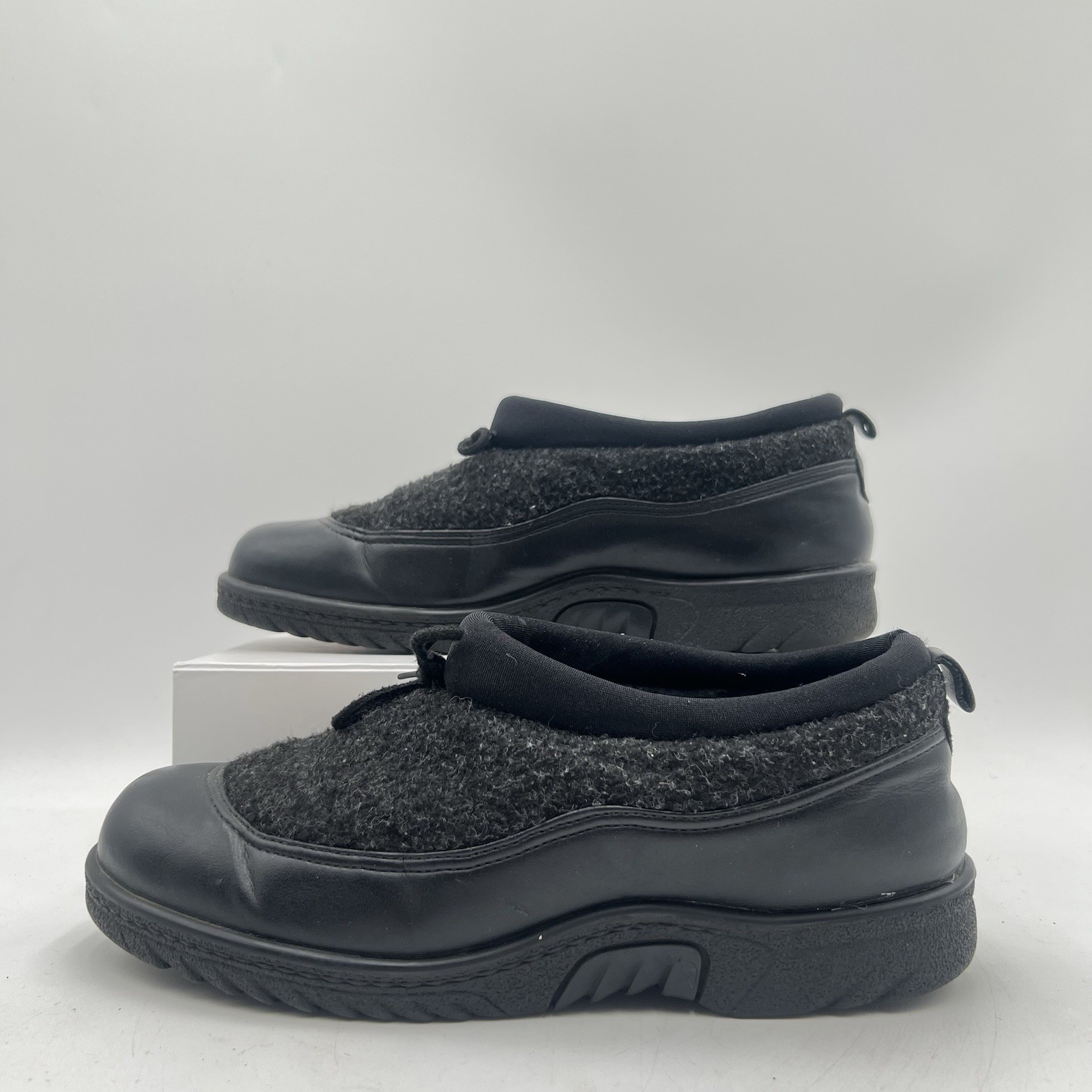 Wanderlust Shoes Women’s 9M Black Wool Felt Slip On Clogs Waterproof Black