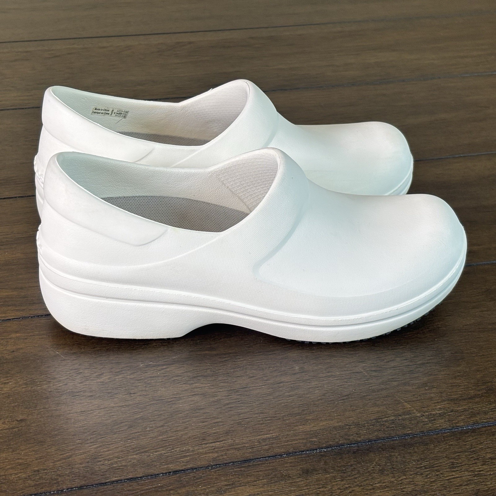 Crocs Neria Pro II Dual Womens 8 Comfort White Clogs Slip Resistant Workwear