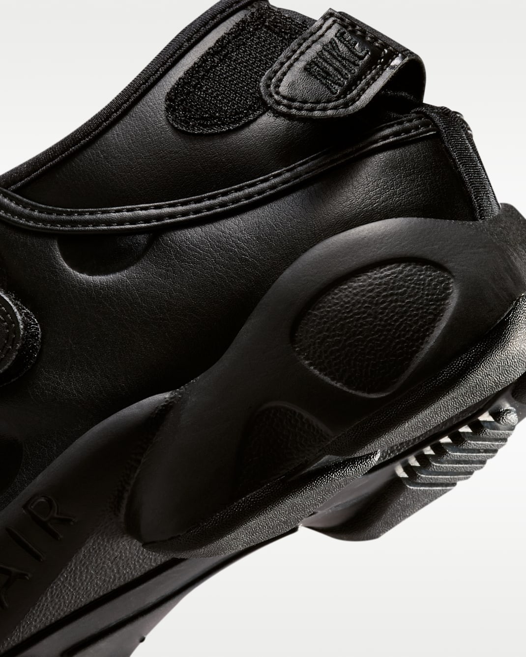 NIKE Women’s Air Rift IR1226-002 Black Black Black