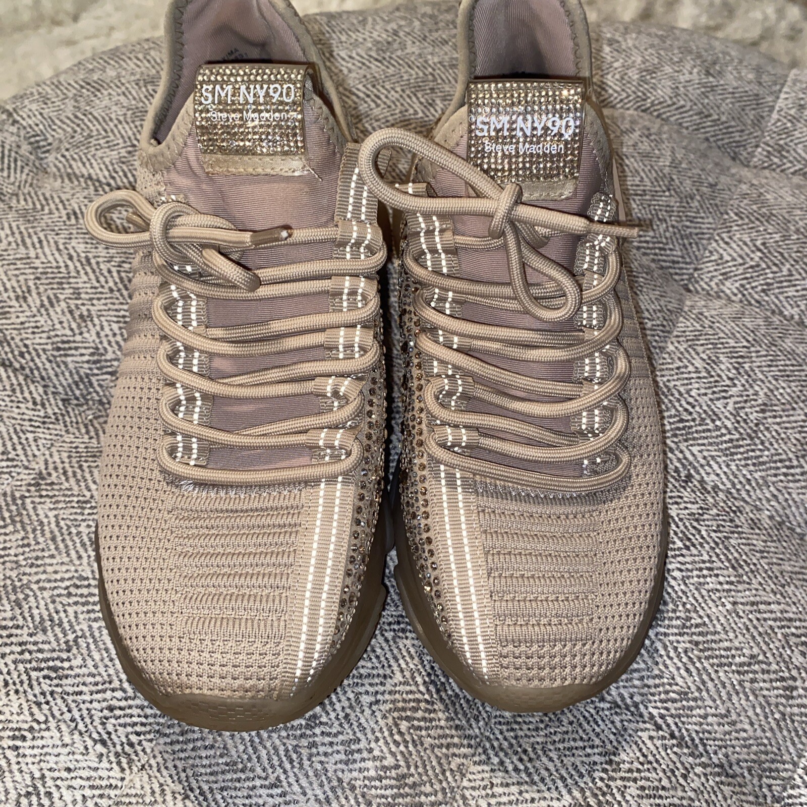 Steve Madden SM NY 90 Womens Rhinestone maxima multi blush Sneaker size 71/2 M