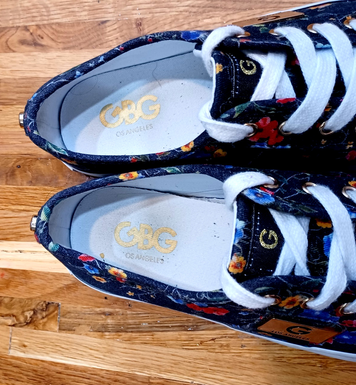 G by Guess GBG Los Angeles Backer Women’s Size 6.5 Navy/Floral Shoes
