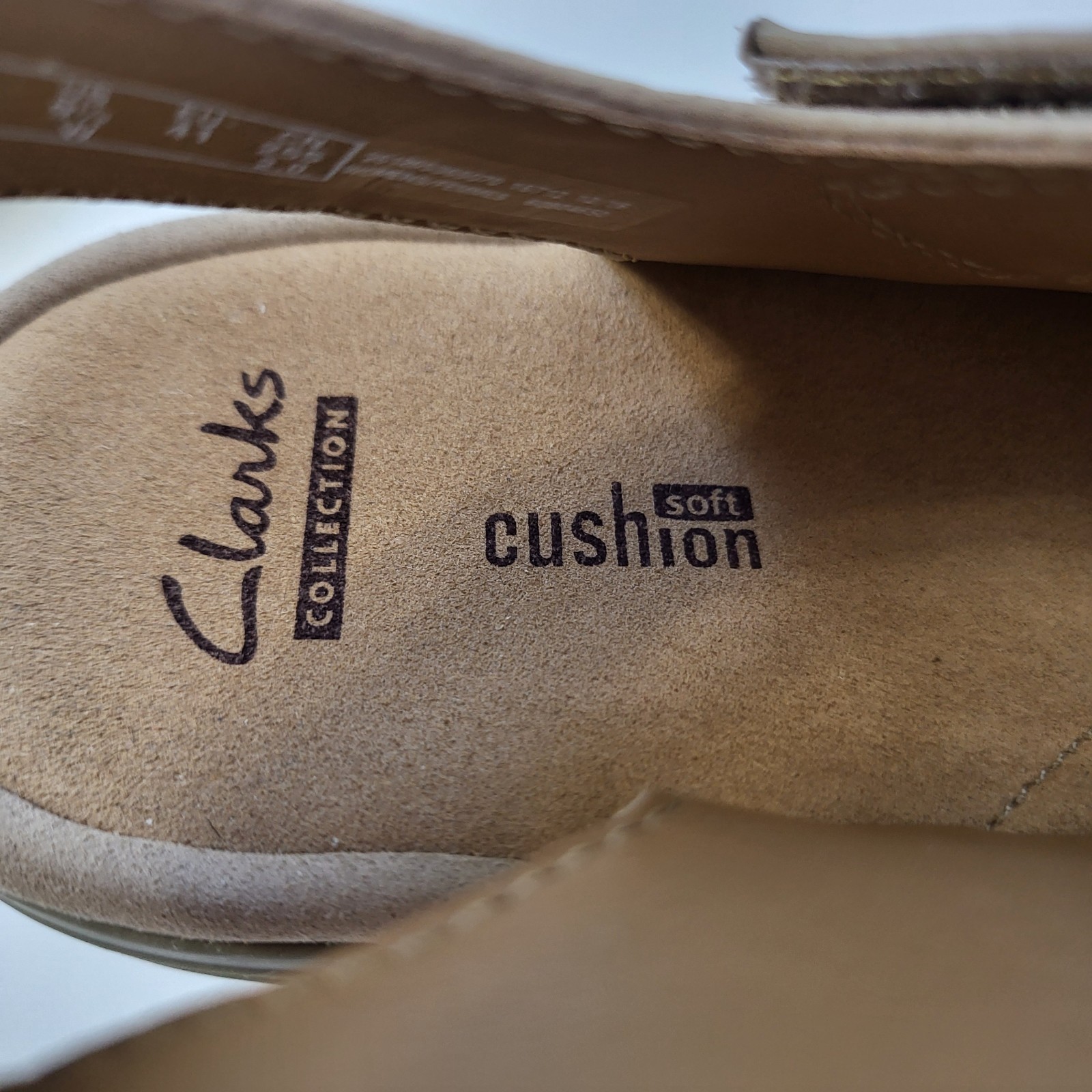 Clarks Size 9.5 W Soft Cushion Reedly Juno Wedge 2.5″ Heel Sandals Triple Strap
