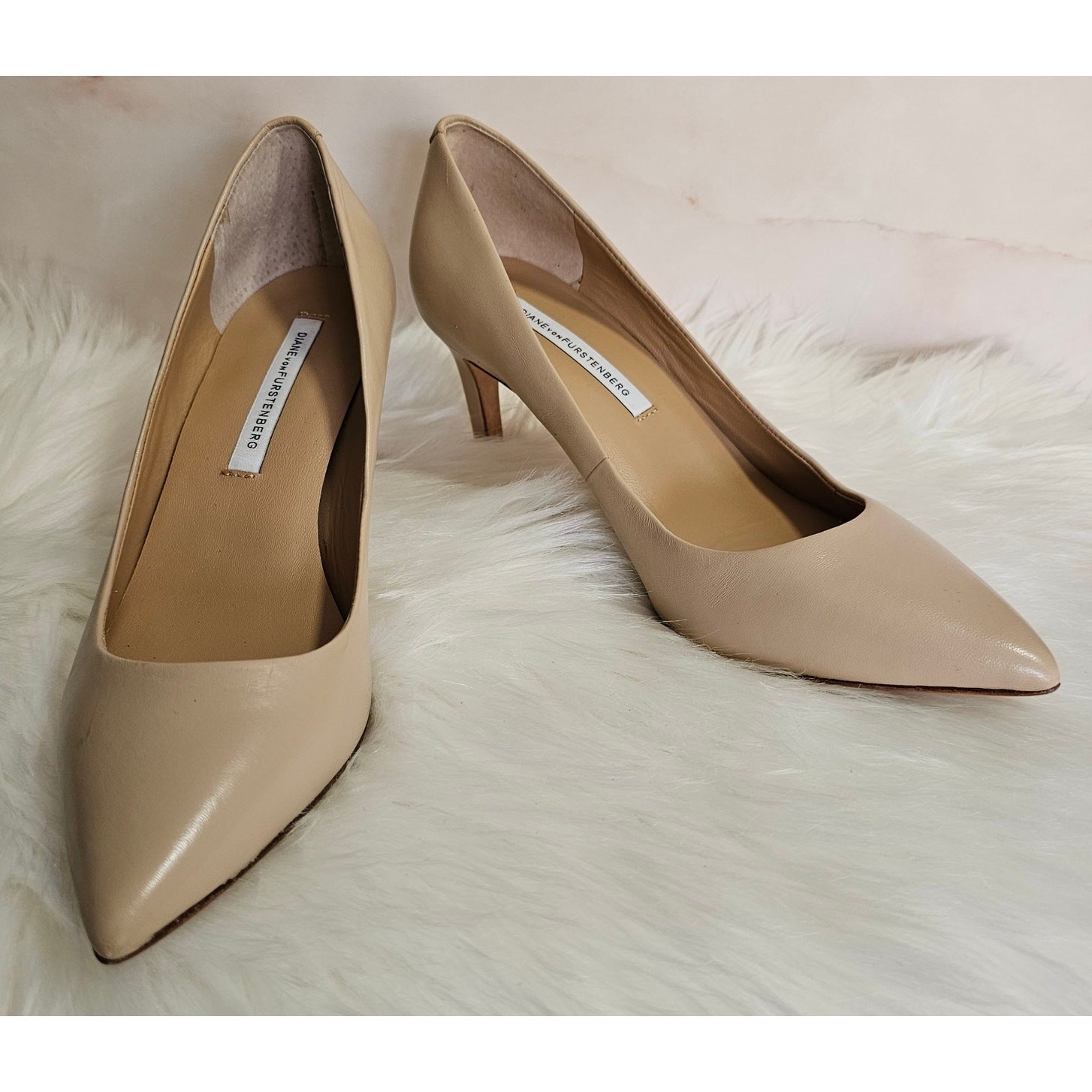 EUC Diane Von Furstenberg Women’s Light Nude Olee Pointed Leather Heels Pumps 6