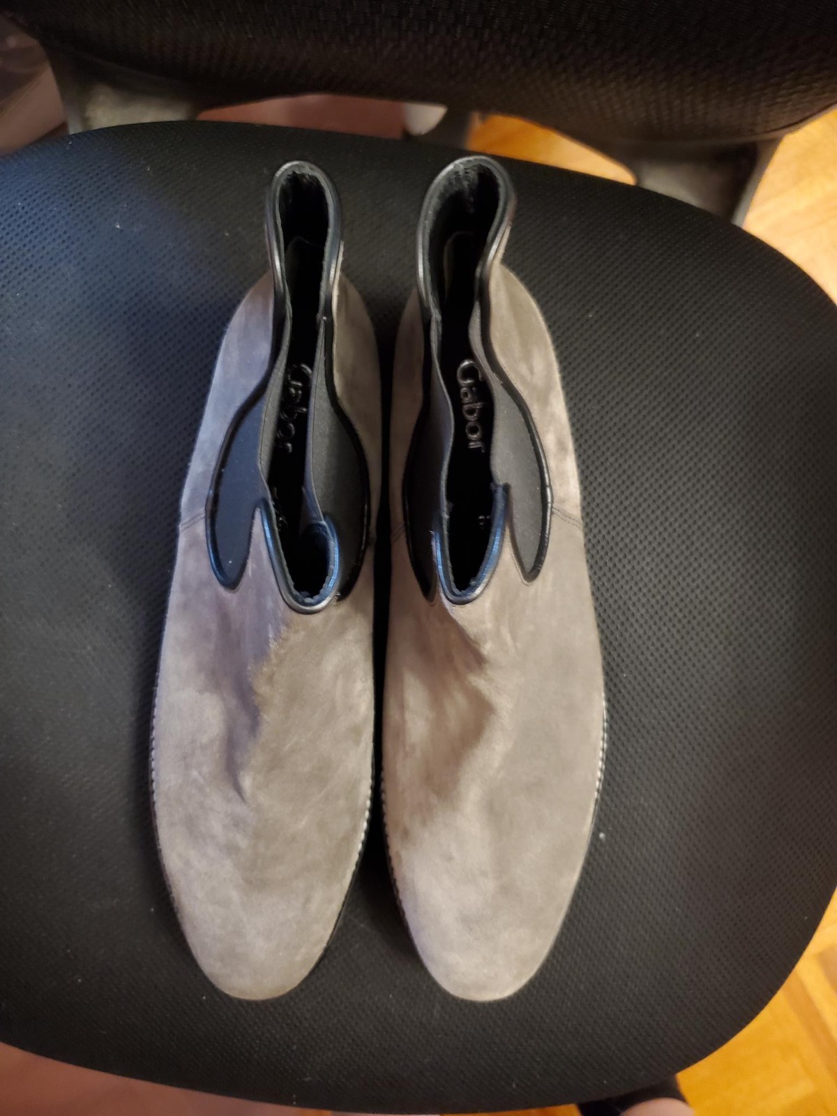 Gabor Women’s Taupe Suede Chelsea Lug Sole Boots Size 12