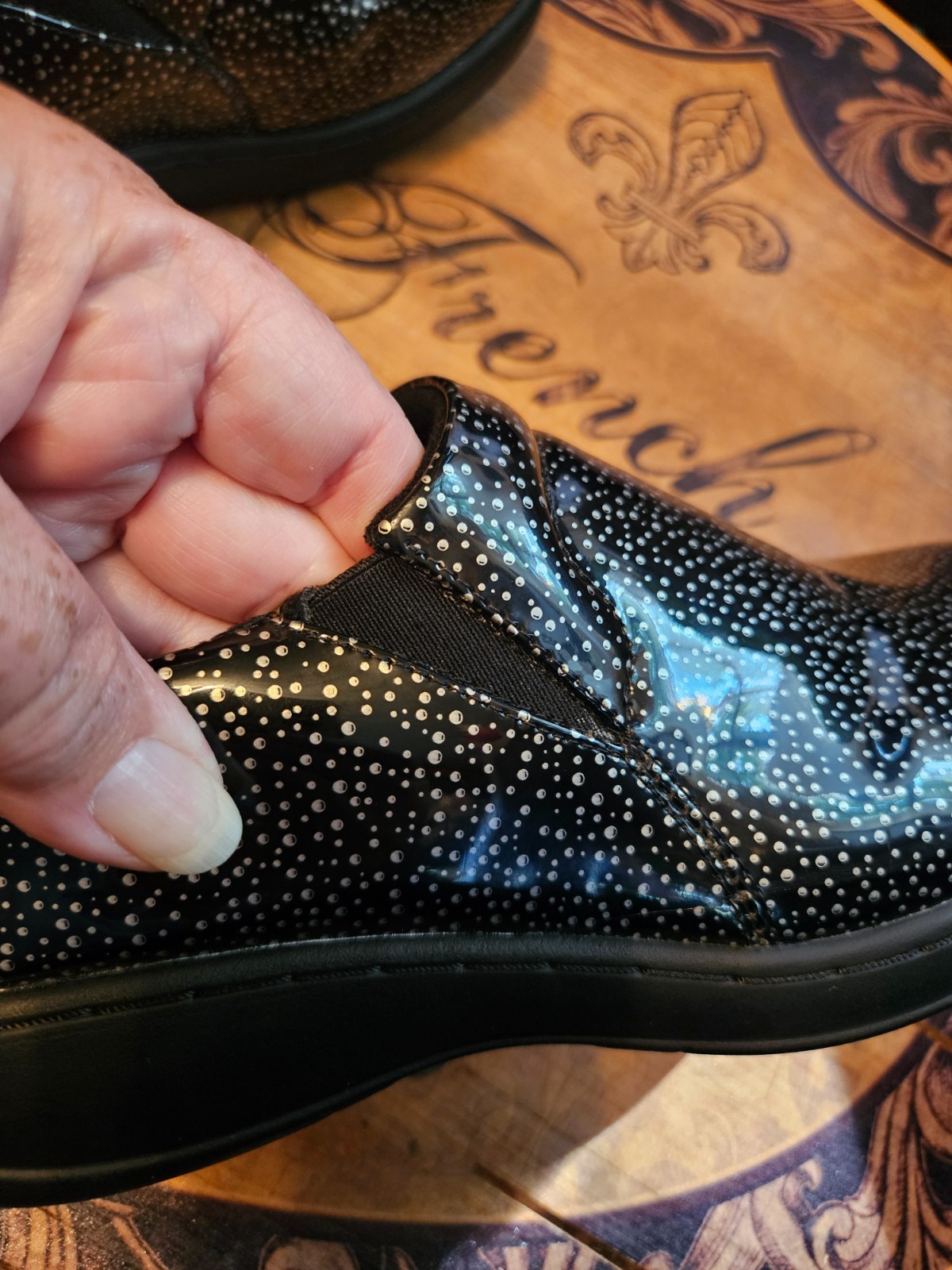 SPRING STEP SLIP ON SHOES BLACK TINY BUBBLE PATTERN – SIZE 7 – MOISTURE WICKING