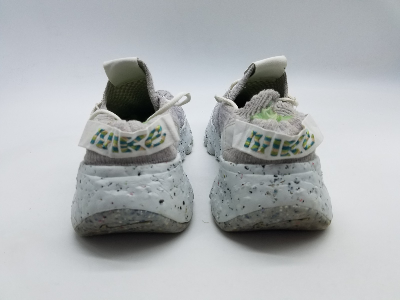 Nike Space Hippie ’04 Women’s Size 8 Running Shoes Photon Dust