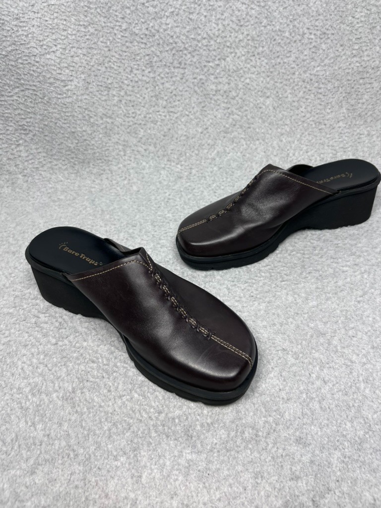 BareTraps Juliana Brown Leather Wedge Mules Square Toe Comfort Clogs Sz 9 Y2K
