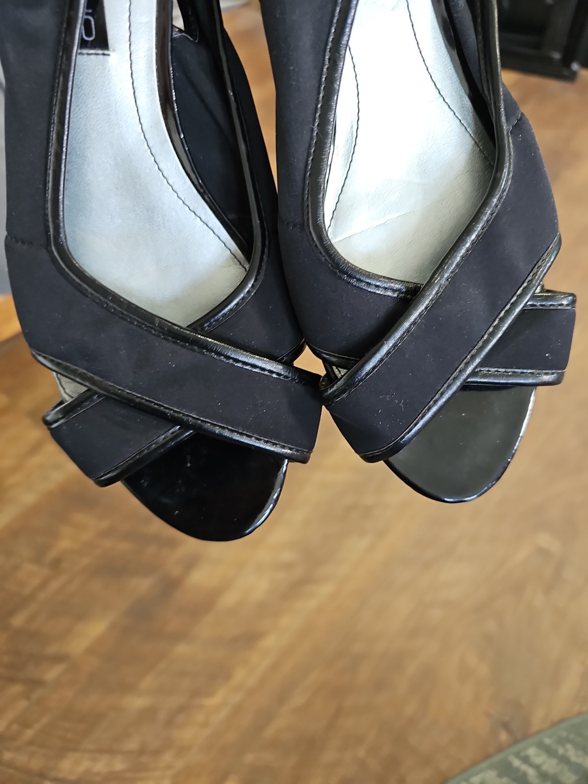 Bandolino Black Slingback Wedge Sandals Women’s Size 7 Stretch Elastic Peep Toe