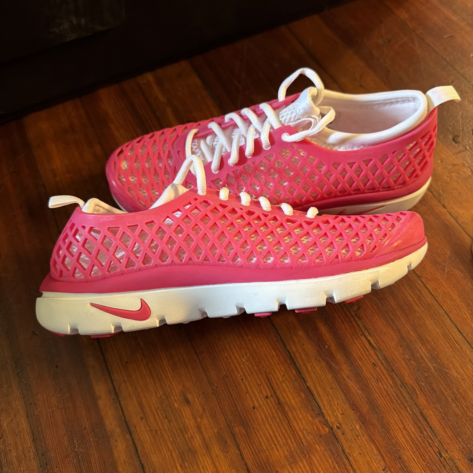 NIKE AIR Rejuven8 Running Shoes Women Size 8.5 Rare Pink hard to find!!! ❤️🔥❤️