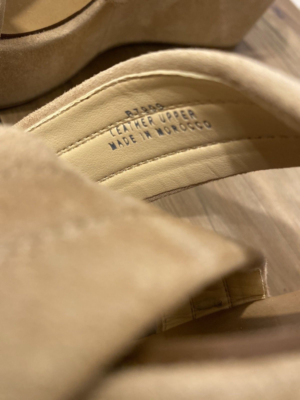 Size 8 – Women’s J. Crew Leather Platform Sandal, w/ Gold Toned Buckle Closure