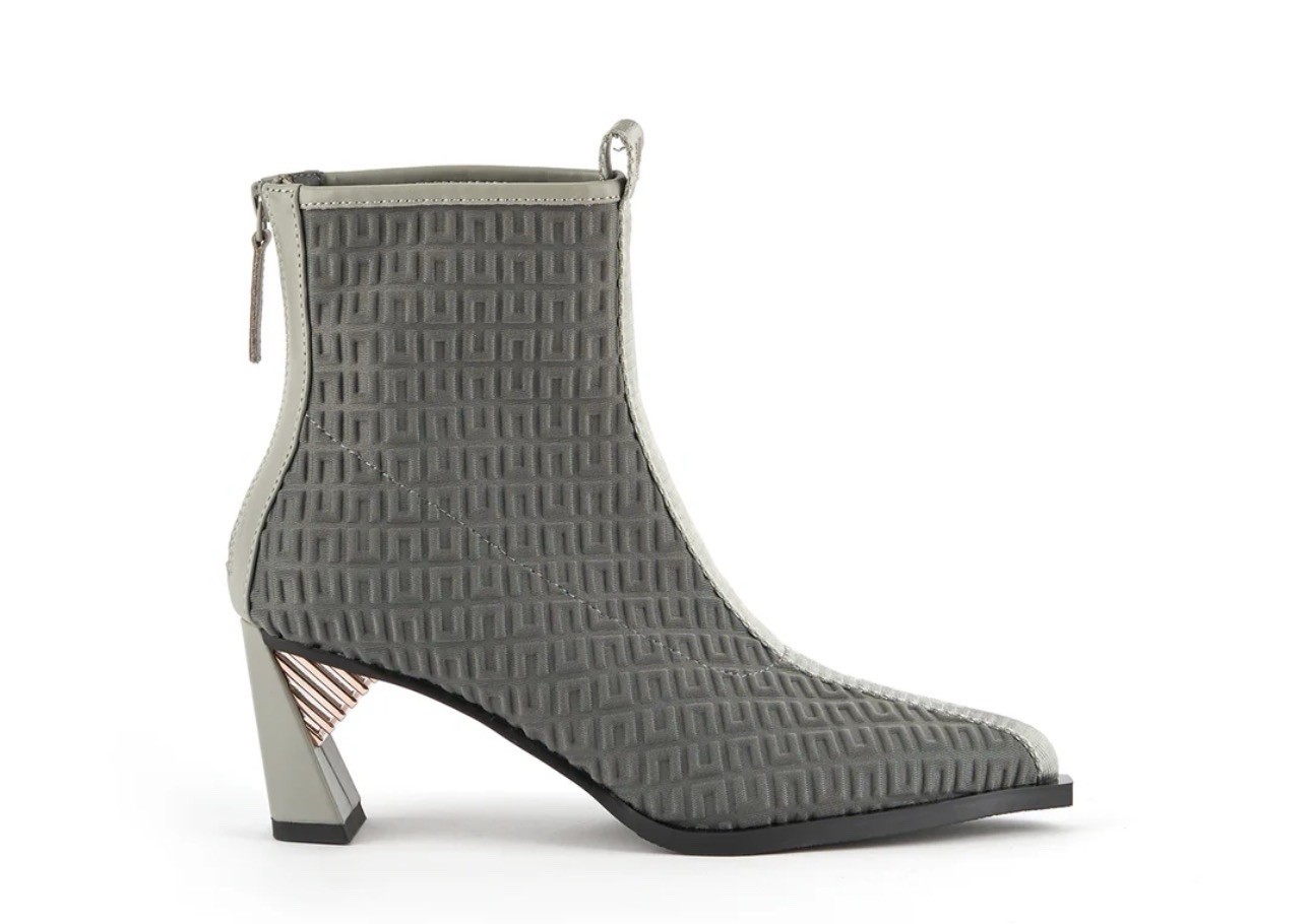United Nude Sonar Booties Gray Silver Sculptural Metallic Heel Pointy Toe EU41