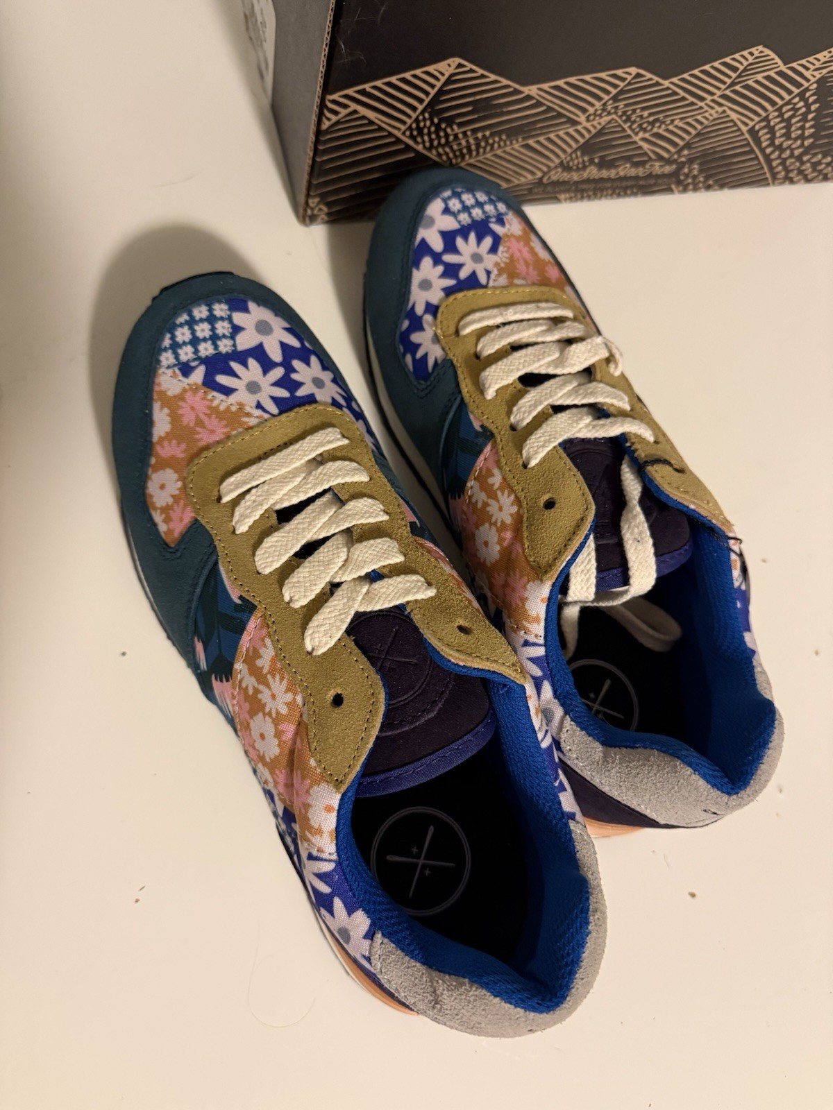 Inkkas Hendrix Women’s Joggers Sneakers Multi-Color Floral, Size 9