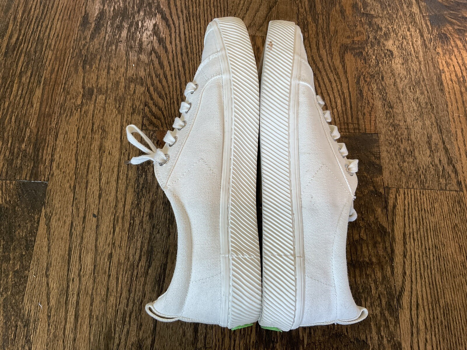 Cariuma Oca Low White Canvas Sneakers Shoes Comfort Lace Up Women 8.5 Men 7
