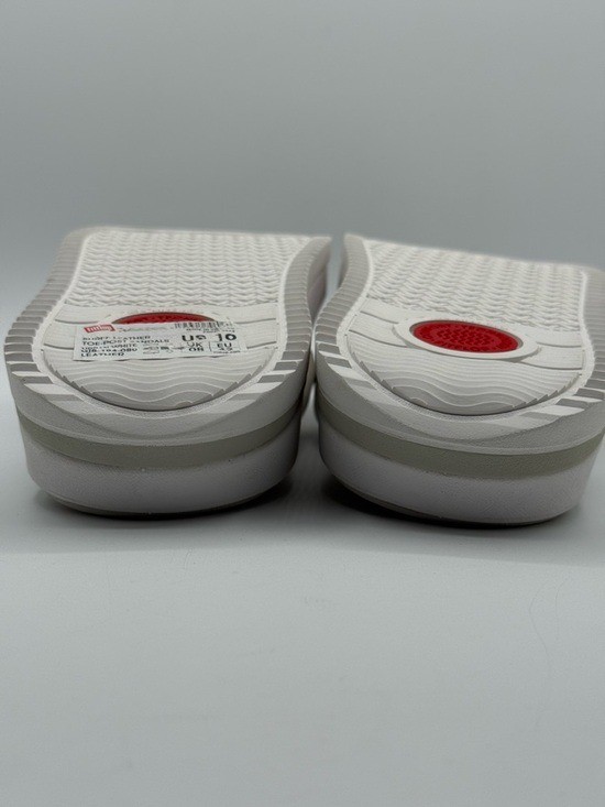 FitFlop Surf Leather Women’s White Platform Flip Flop Sandals Cushioned Comfort