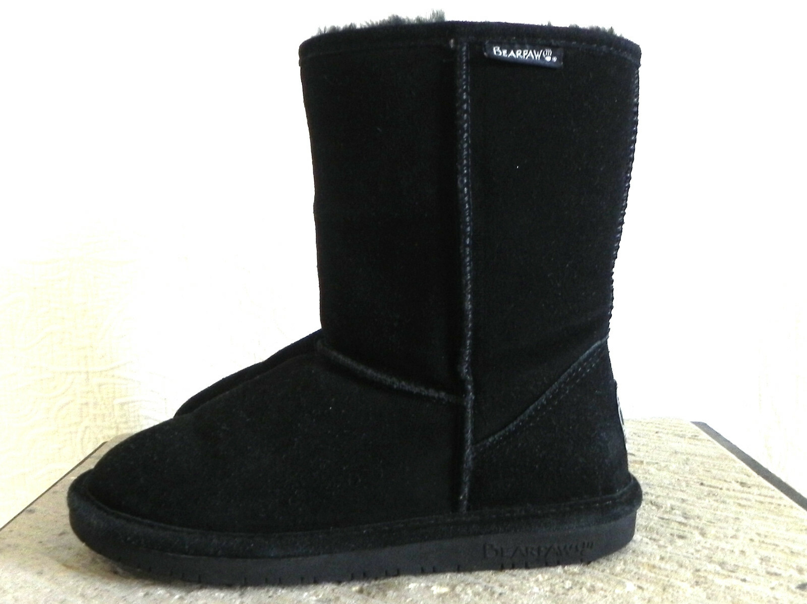 Bearpaw Boots 608W Emma Short Black Sheep Skin Suede Size 7