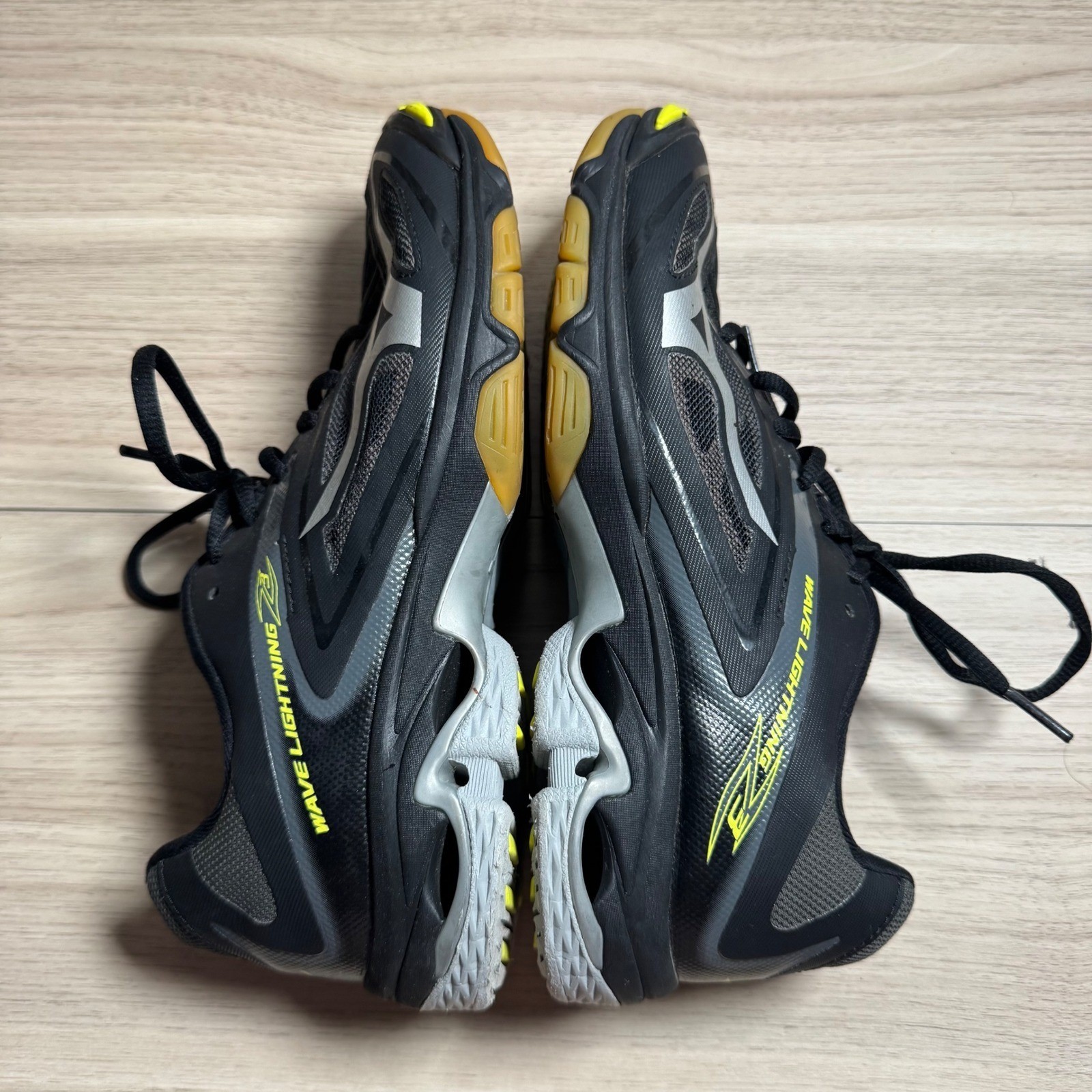 Mizuno Wave Lightning Z3 Volleyball Shoes Womens 9 Black Silver Court Shoes