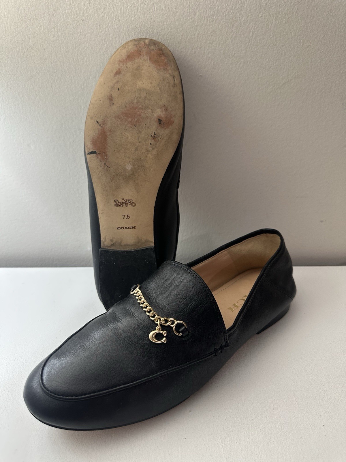 Coach Women’s Black Leather Loafer Flats Gold Chain Logo Slip-On 7.5