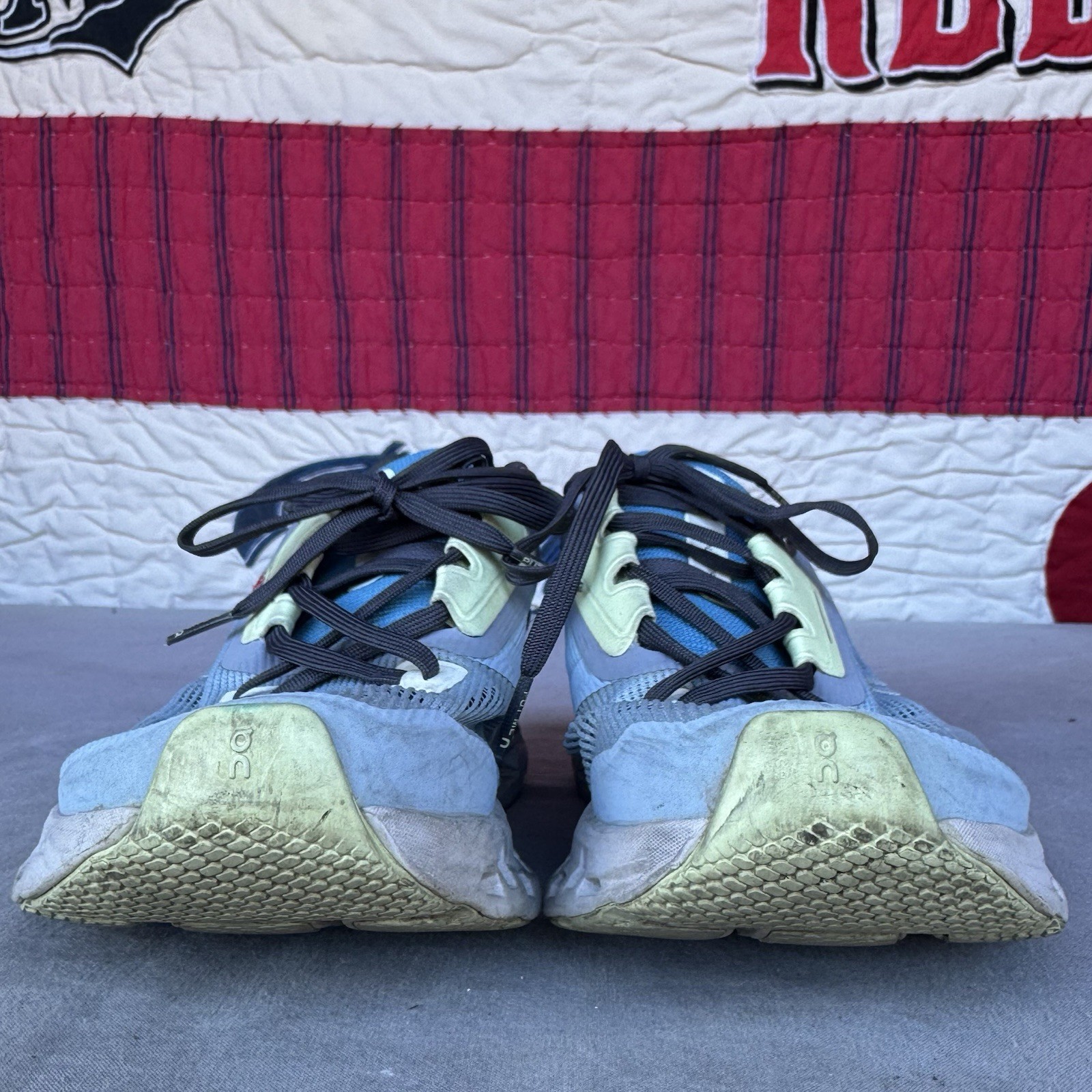 Size 6 – On Cloudstratus Chambray Blue Lavender White 39.98658 Running Shoes