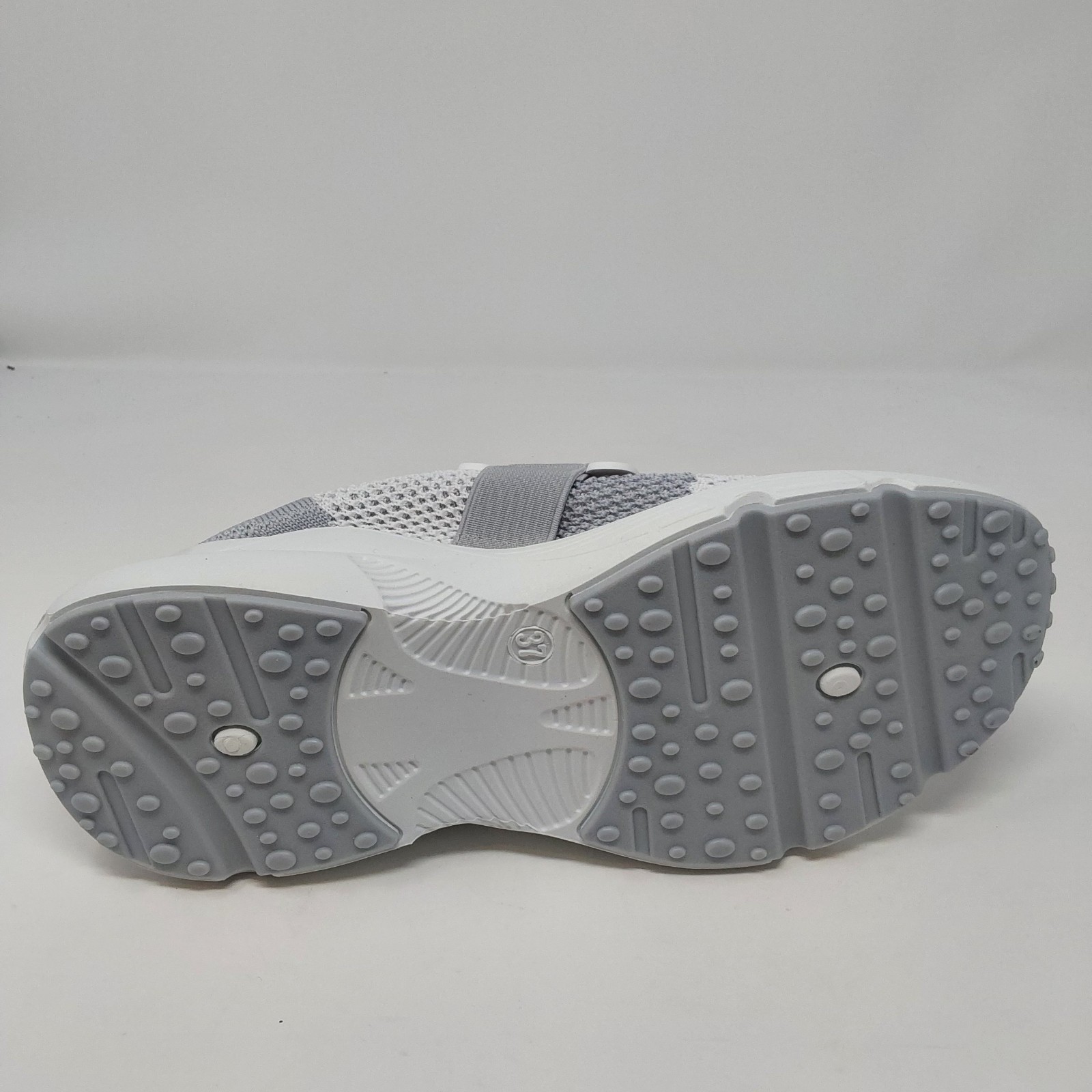 Womens White Gray Knit Slip On Sneakers Chain Accent Shoes EU 37 US 6.5