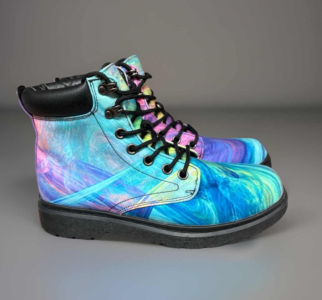 Yes We Vibe – Unisex Combat Boots – “Happy Hippie In Colors” 8M/9.5W. NEW