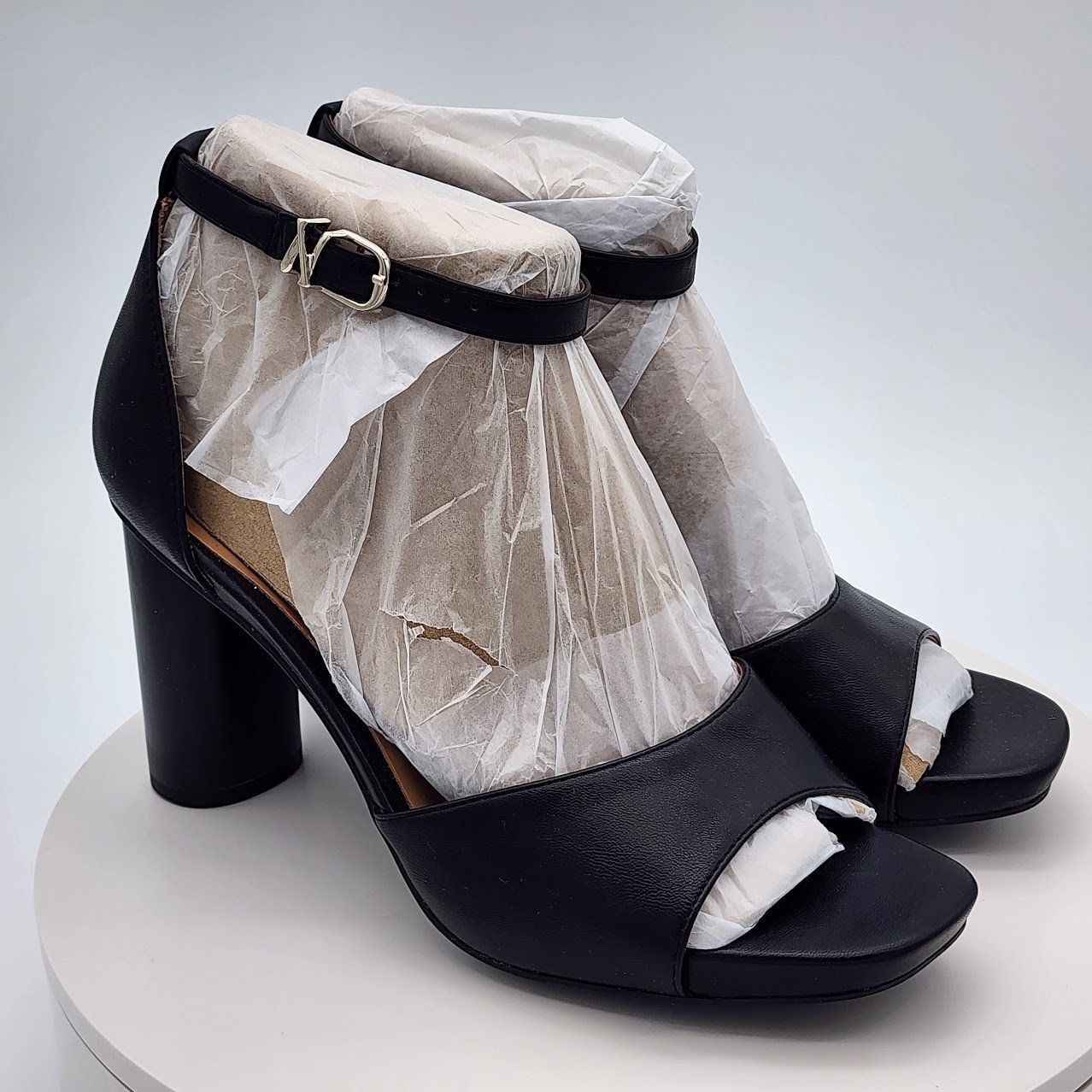 Naturalizer Malia Women’s Black Open Toe Block Heel Sandals Size 11M Ankle Strap