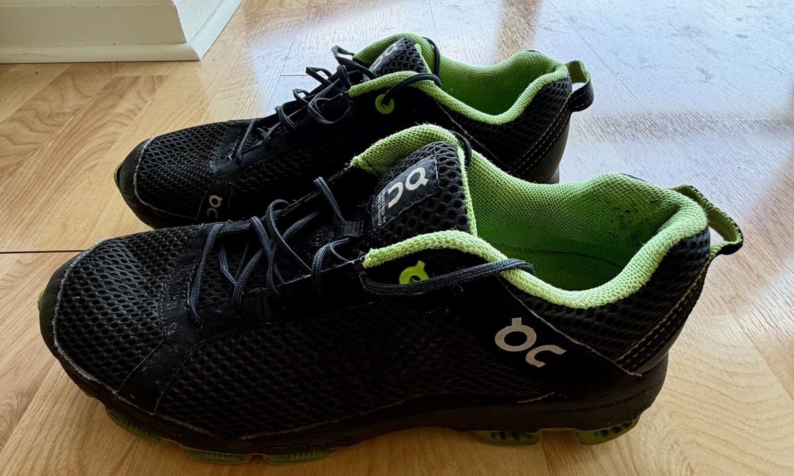 On Cloud Cloudsurfer Size 10 Men’s Black & Neon Green Running Shoes