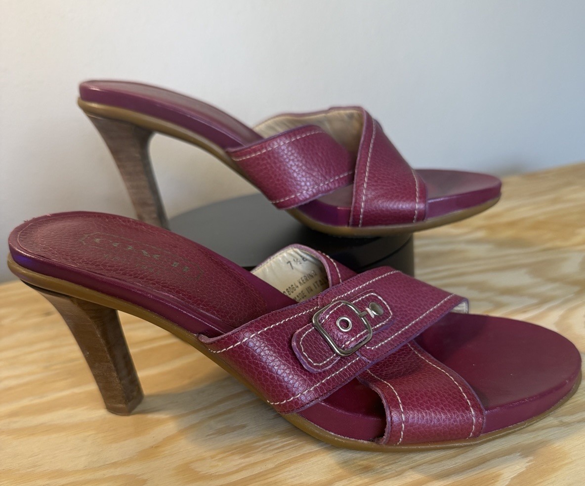 Coach Women’s Burgundy Leather Slide Sandals Straps Buckle Logo Size 7.5B