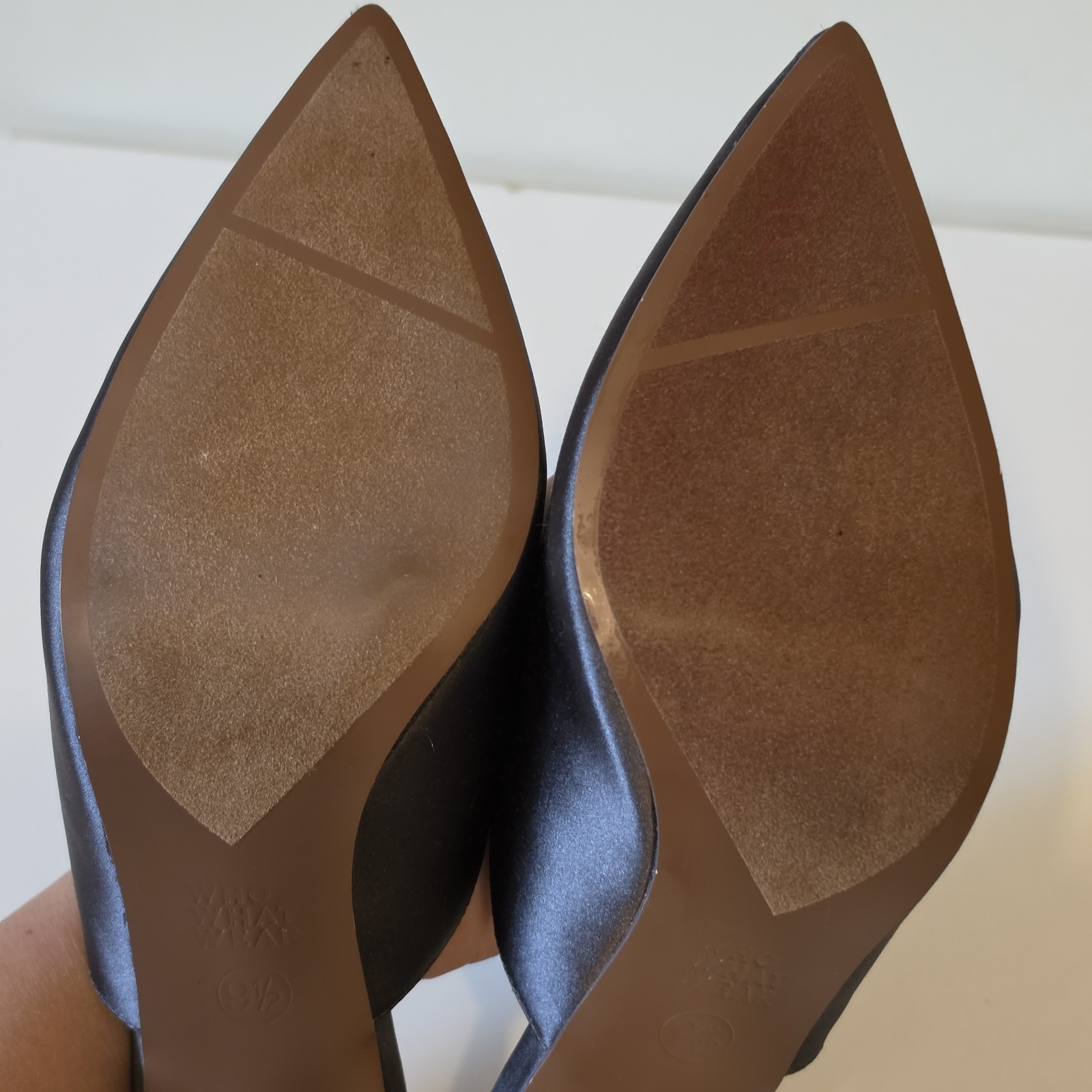 WHO WHAT WEAR Women’s Black Textile Mule Pointed Toe Slip On Heel US 9.5