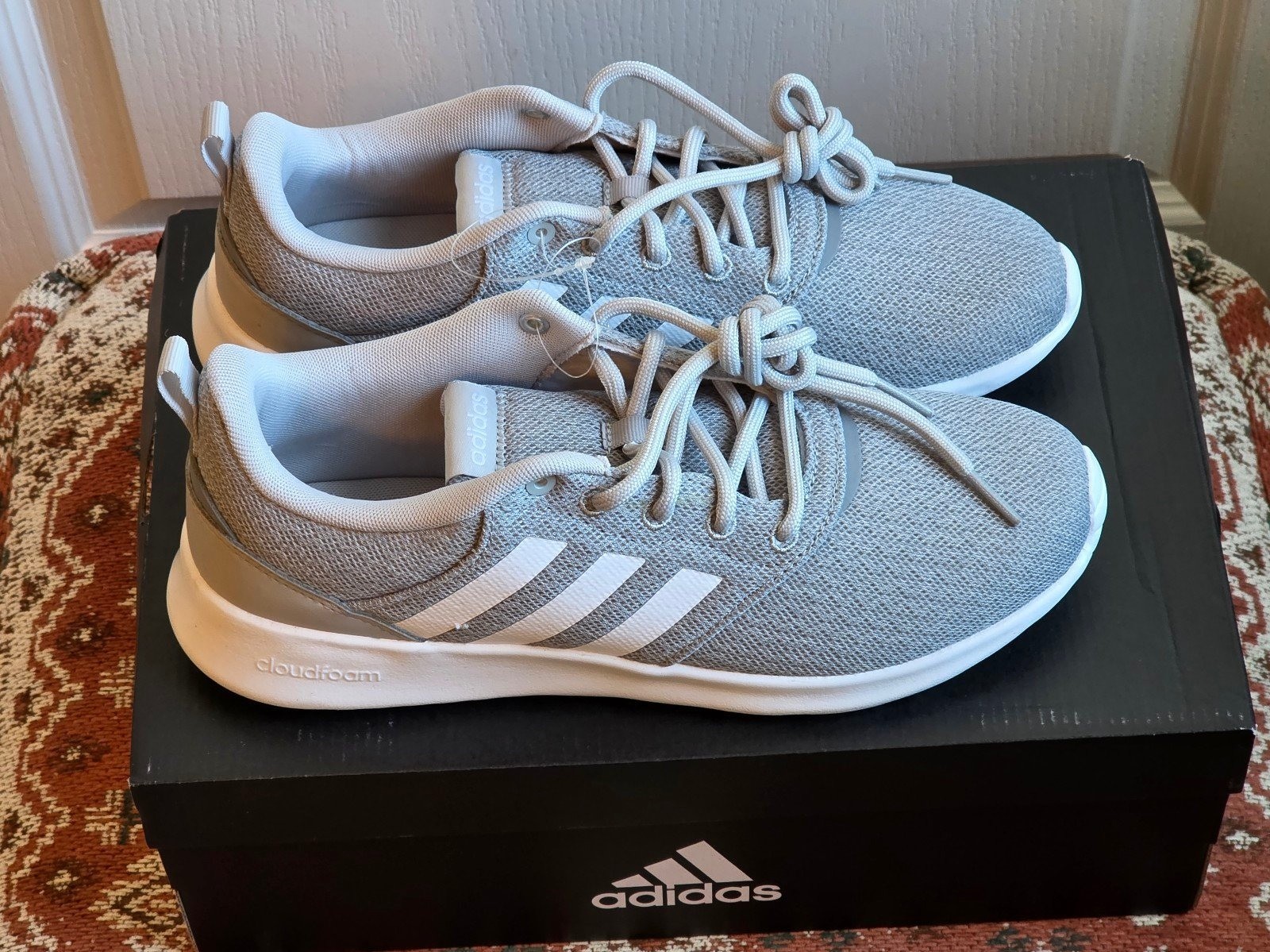 NIB Women’s Adidas Racer Running 2.0 Sneakers, Size 8.5, Gray/White, Indonesia