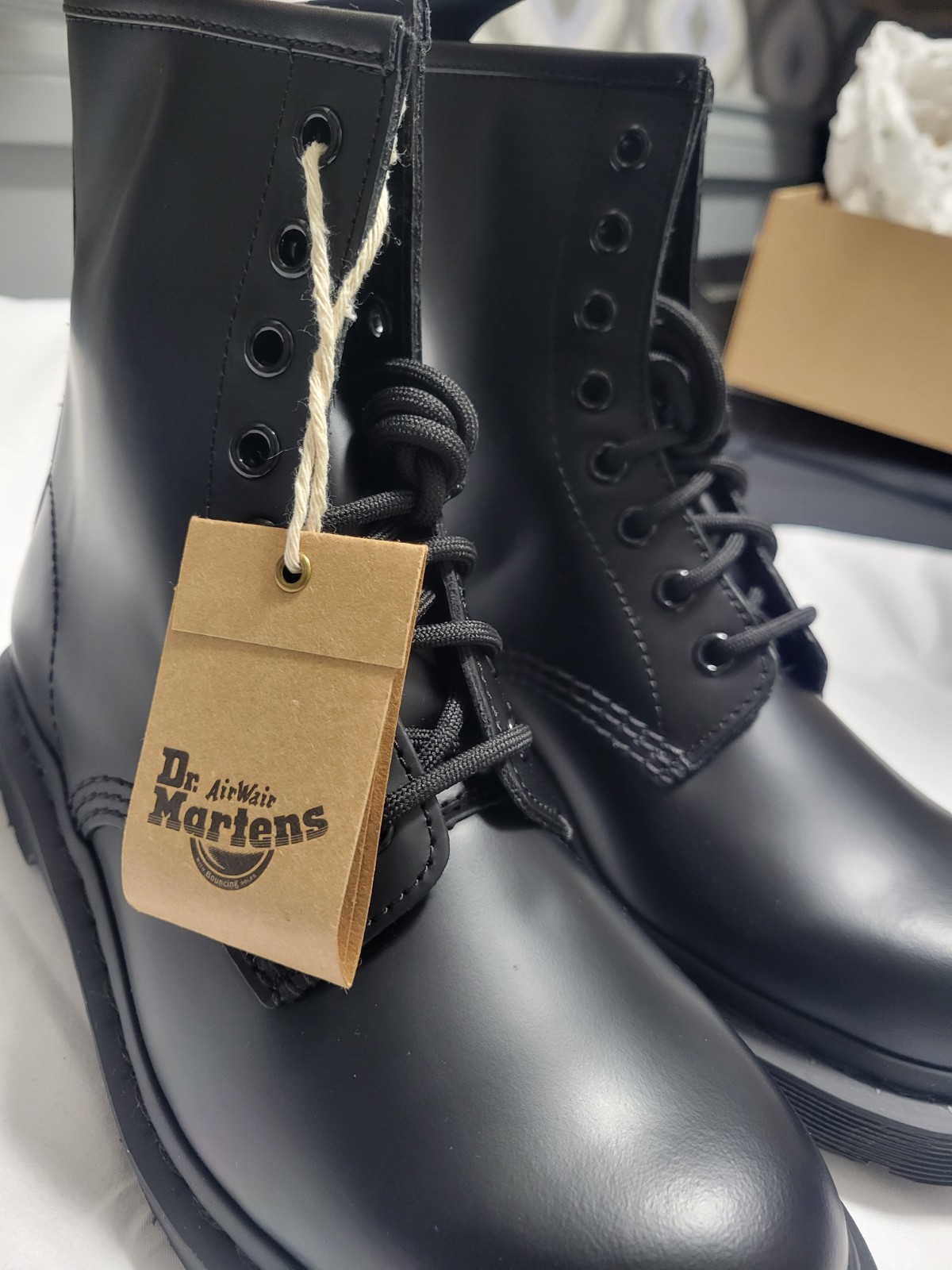 NIB Doc Dr. Martens 1460 Mono Original 8 Eye Leather Boots Black Smooth M5/W6
