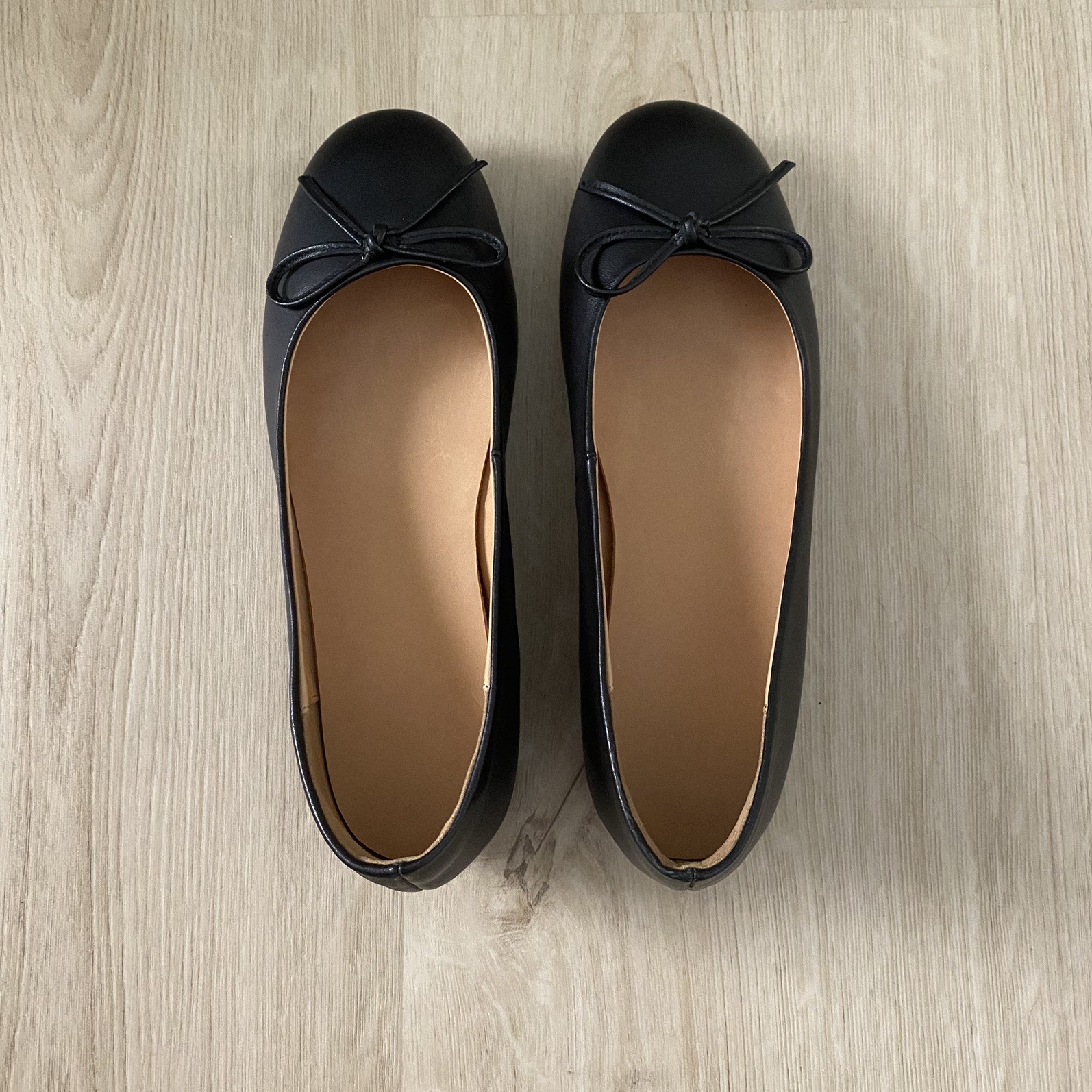 Black Leather Ballet Flats With Bow Detail AU 6.5 New