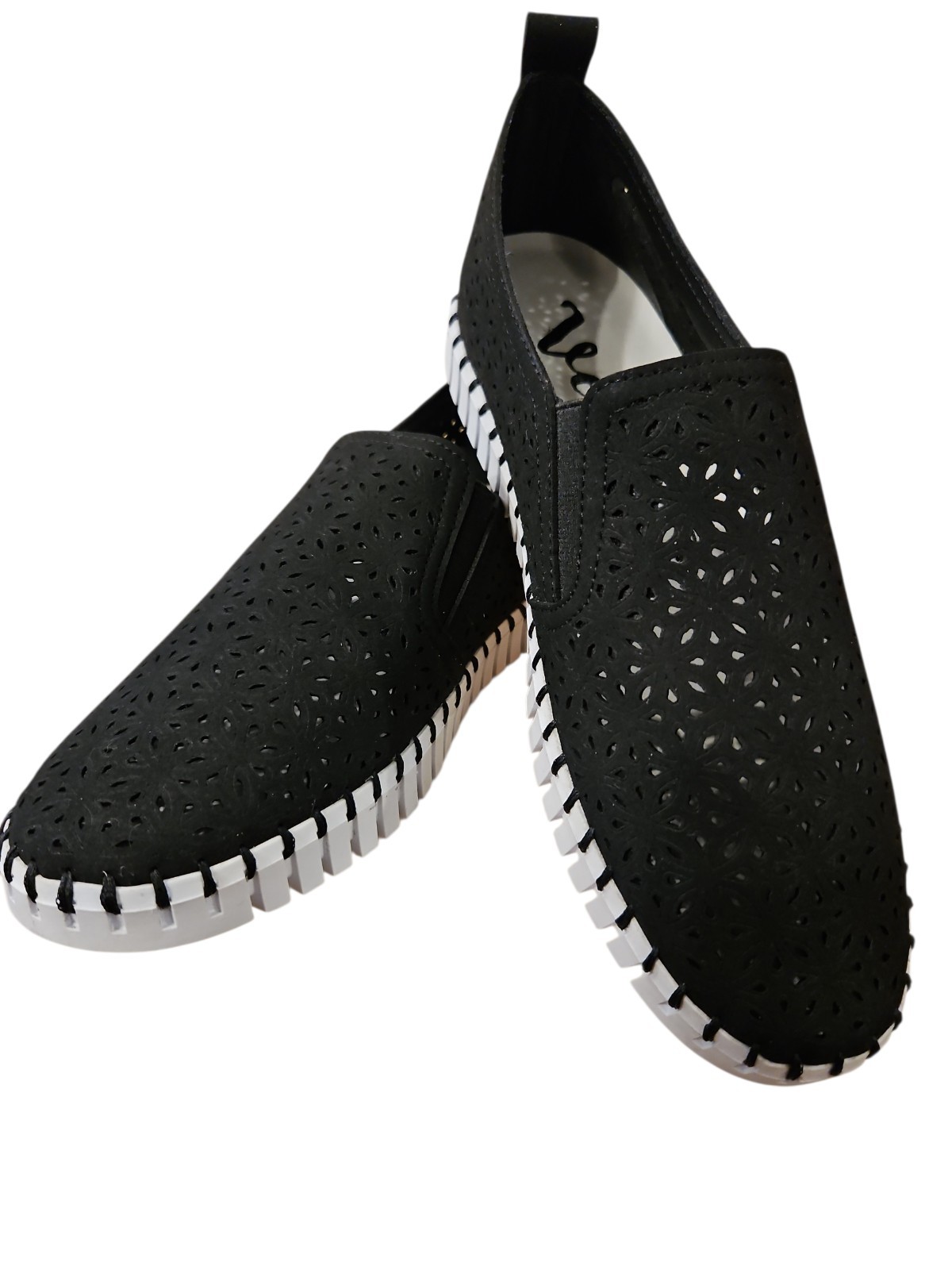 Very G Slip On Shoe Women 8 Shandy Black Eyelet 1″Heel Comfort Casual Travel New